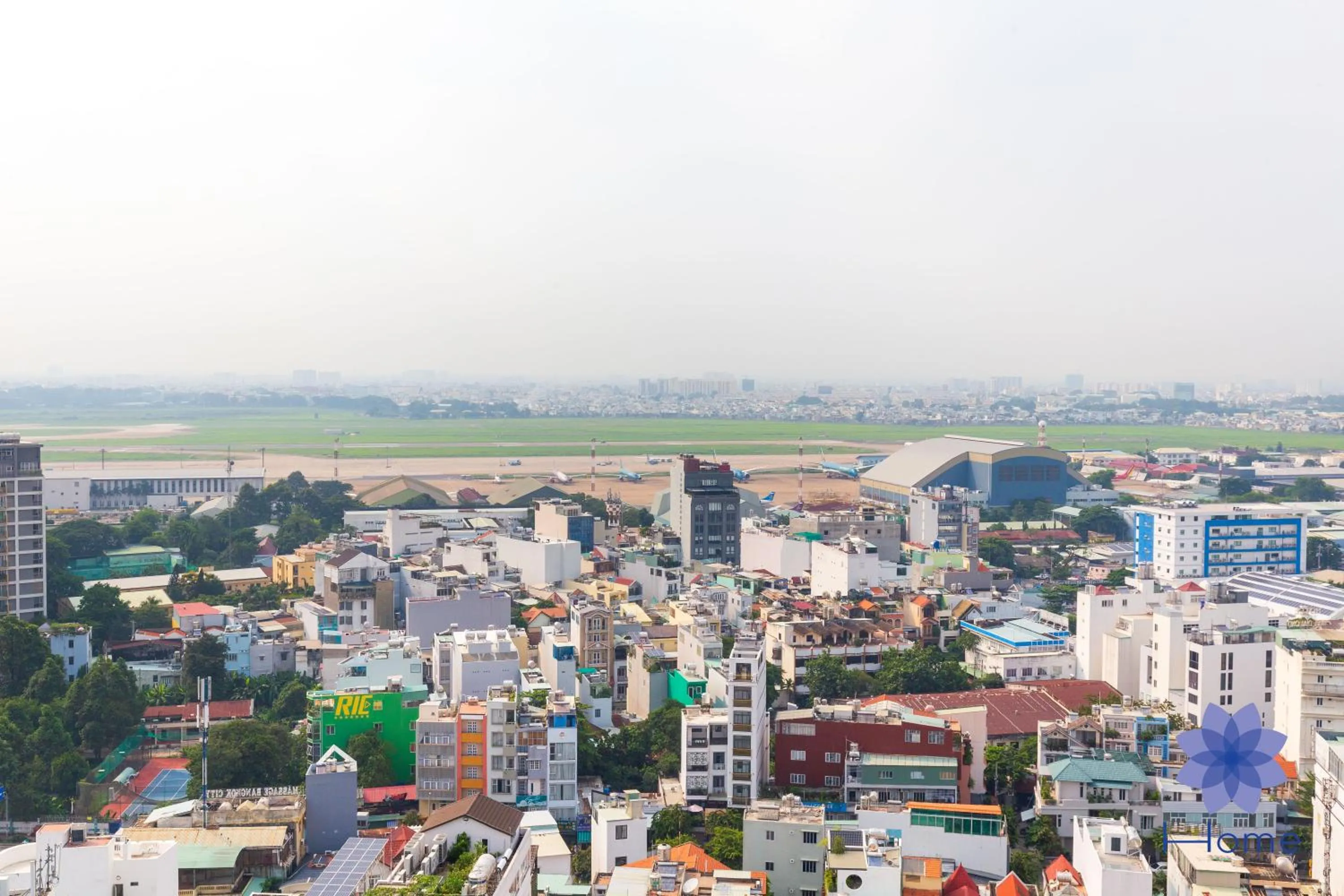 iHome Furnished Apartments with Free Gym & Pool, Airport Pick-Up Service