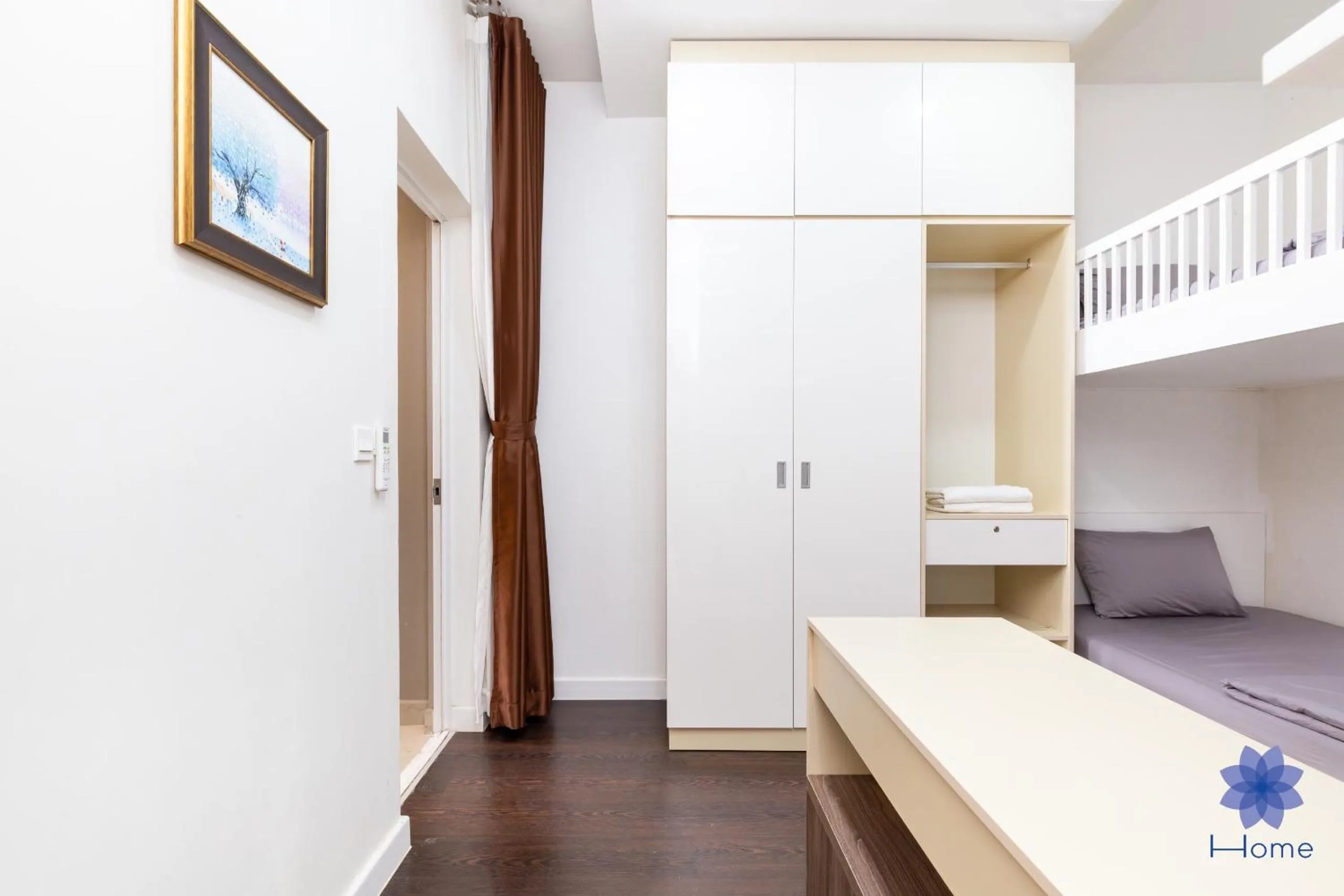 Bed in iHome Furnished Apartments with Free Gym & Pool, Airport Pick-Up Service