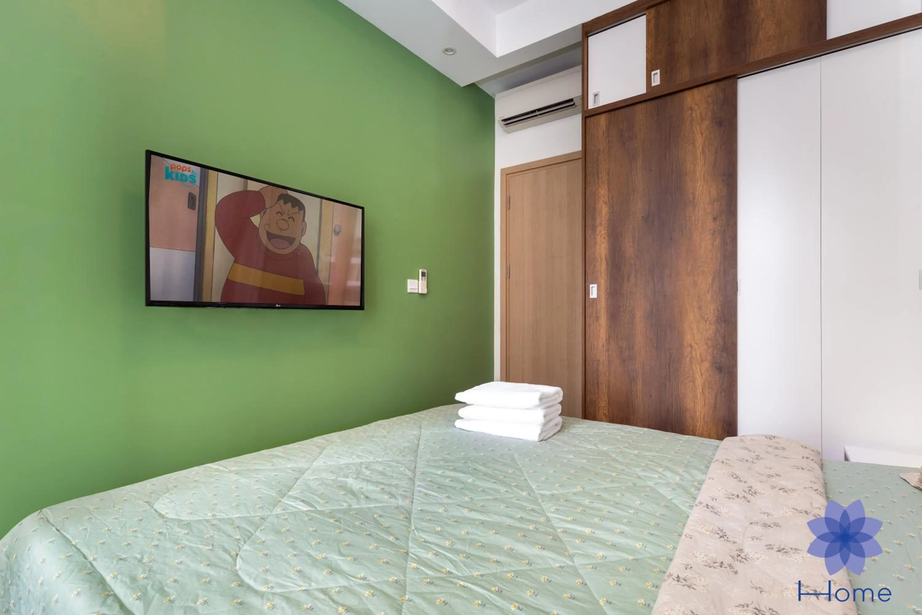 iHome Furnished Apartments with Free Gym & Pool, Airport Pick-Up Service