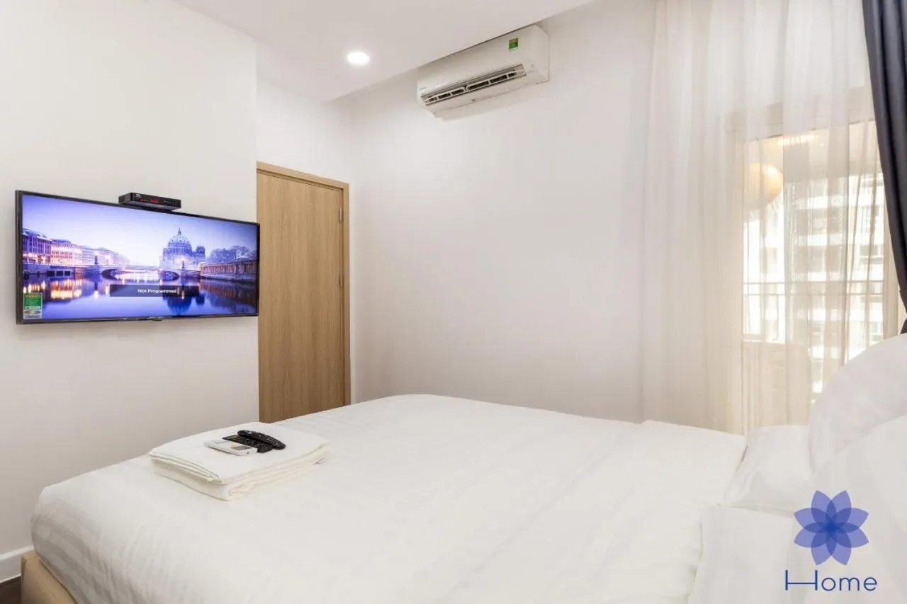 Bed in iHome Furnished Apartments with Free Gym & Pool, Airport Pick-Up Service