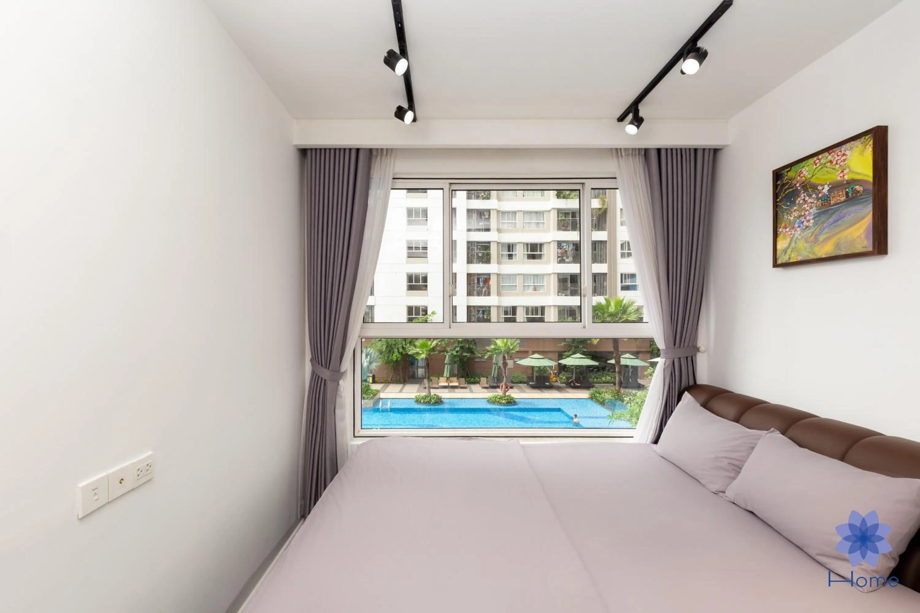 iHome Furnished Apartments with Free Gym & Pool, Airport Pick-Up Service