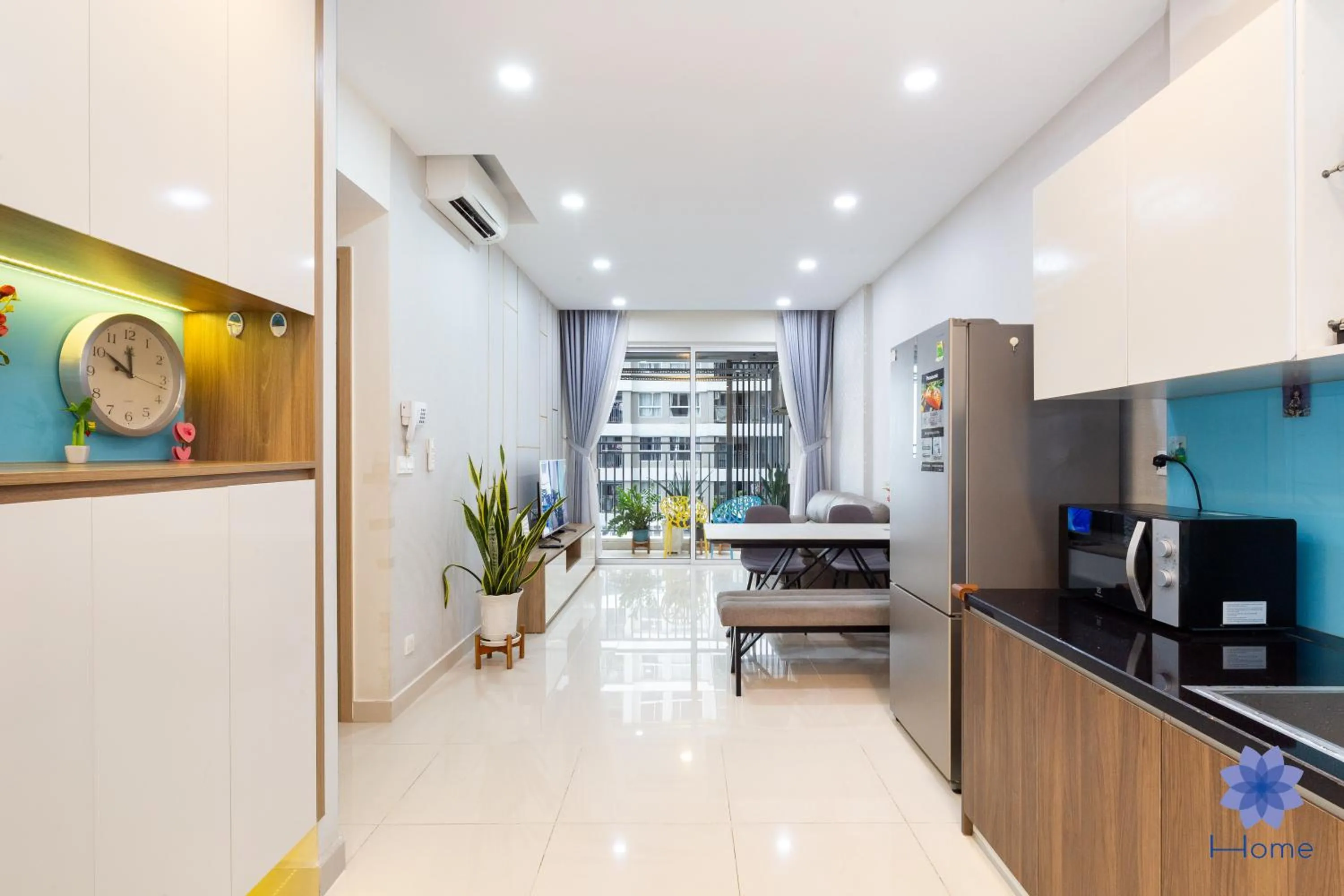 Kitchen or kitchenette in iHome Furnished Apartments with Free Gym & Pool, Airport Pick-Up Service