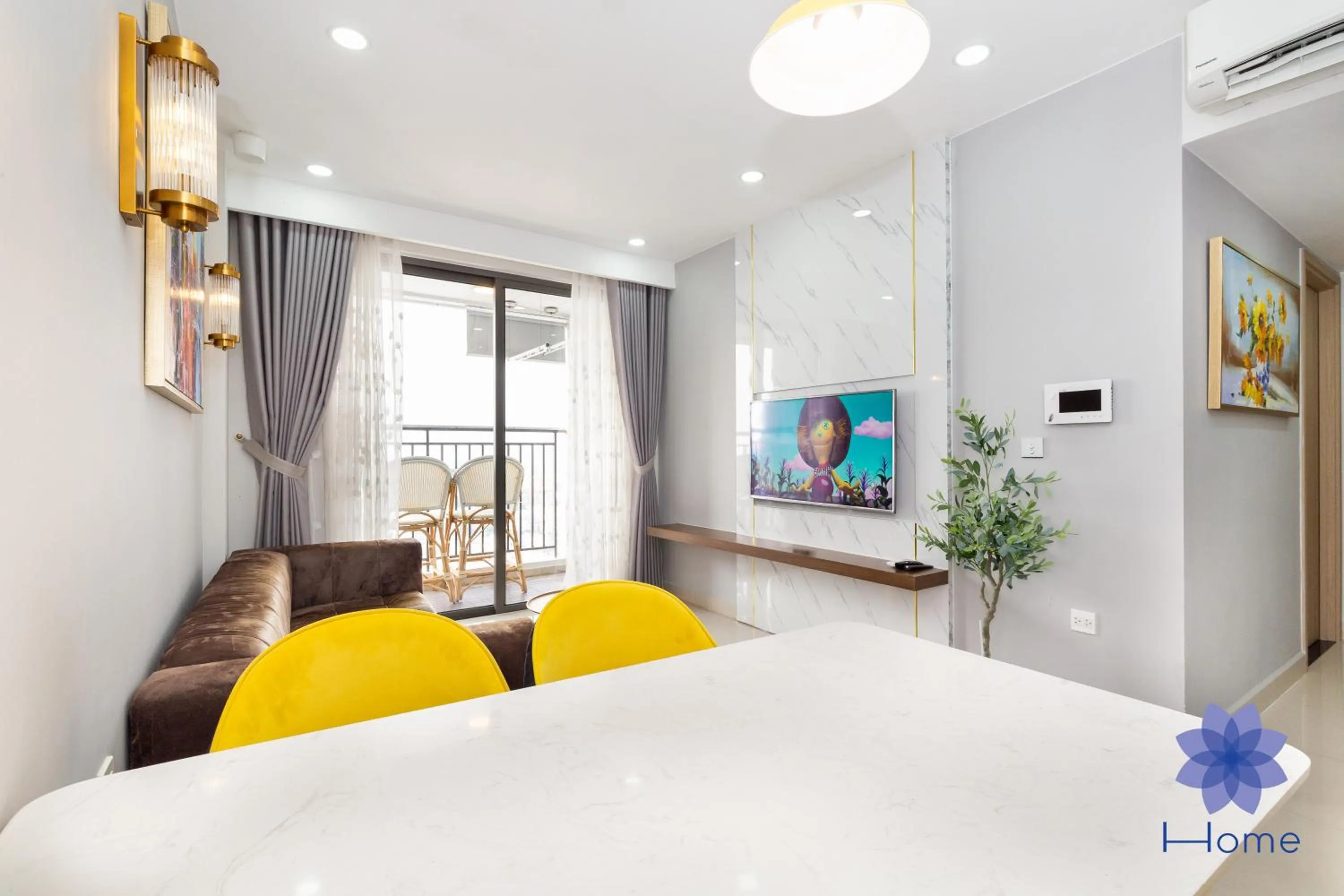 iHome Furnished Apartments with Free Gym & Pool, Airport Pick-Up Service