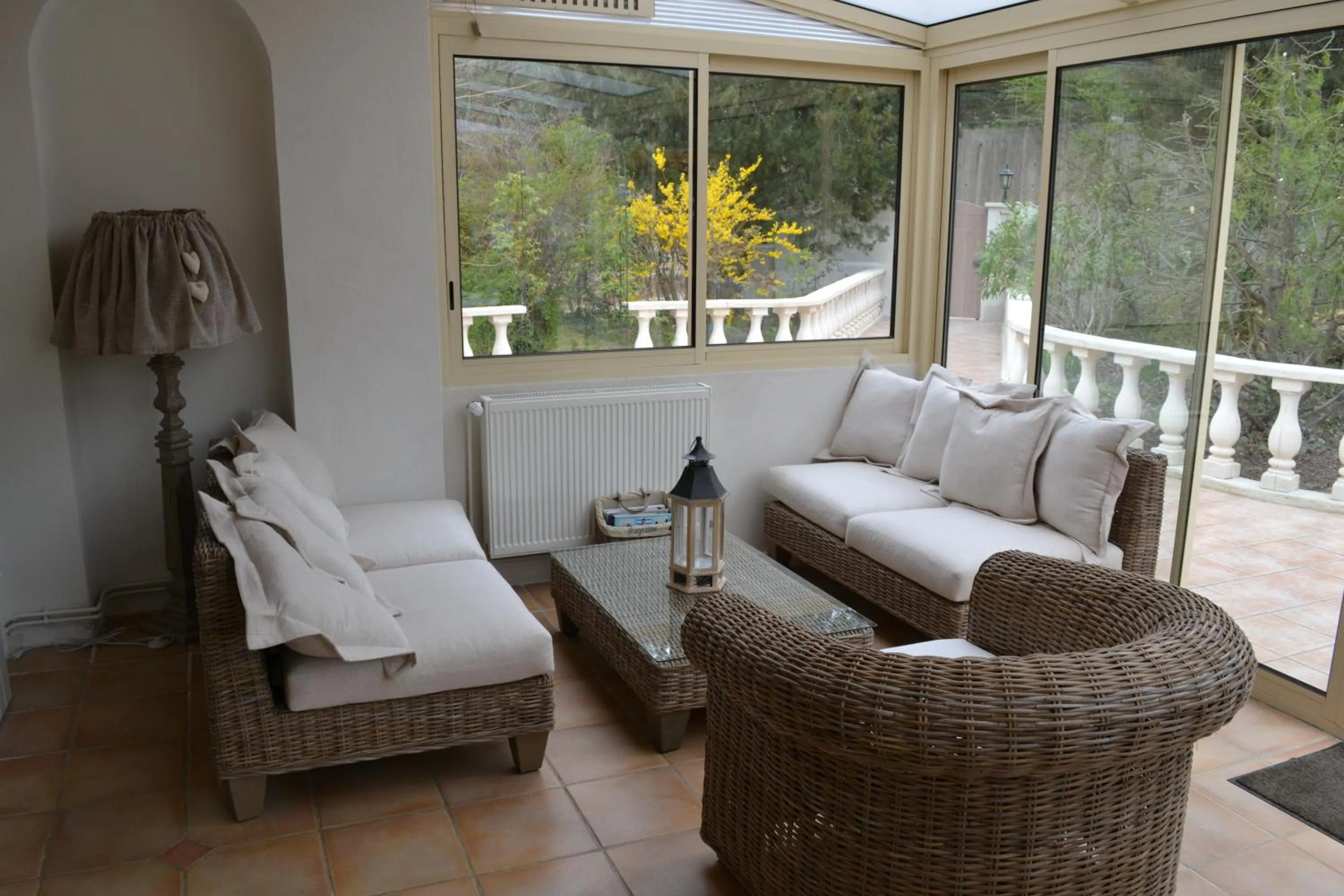 Communal lounge/ TV room in Le Refuge