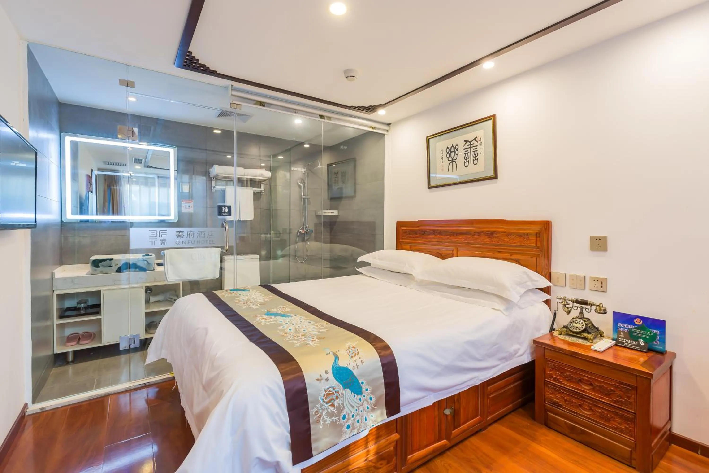 Bed in Qinfu Hotel Beijing Nanluogu Lane Houhai