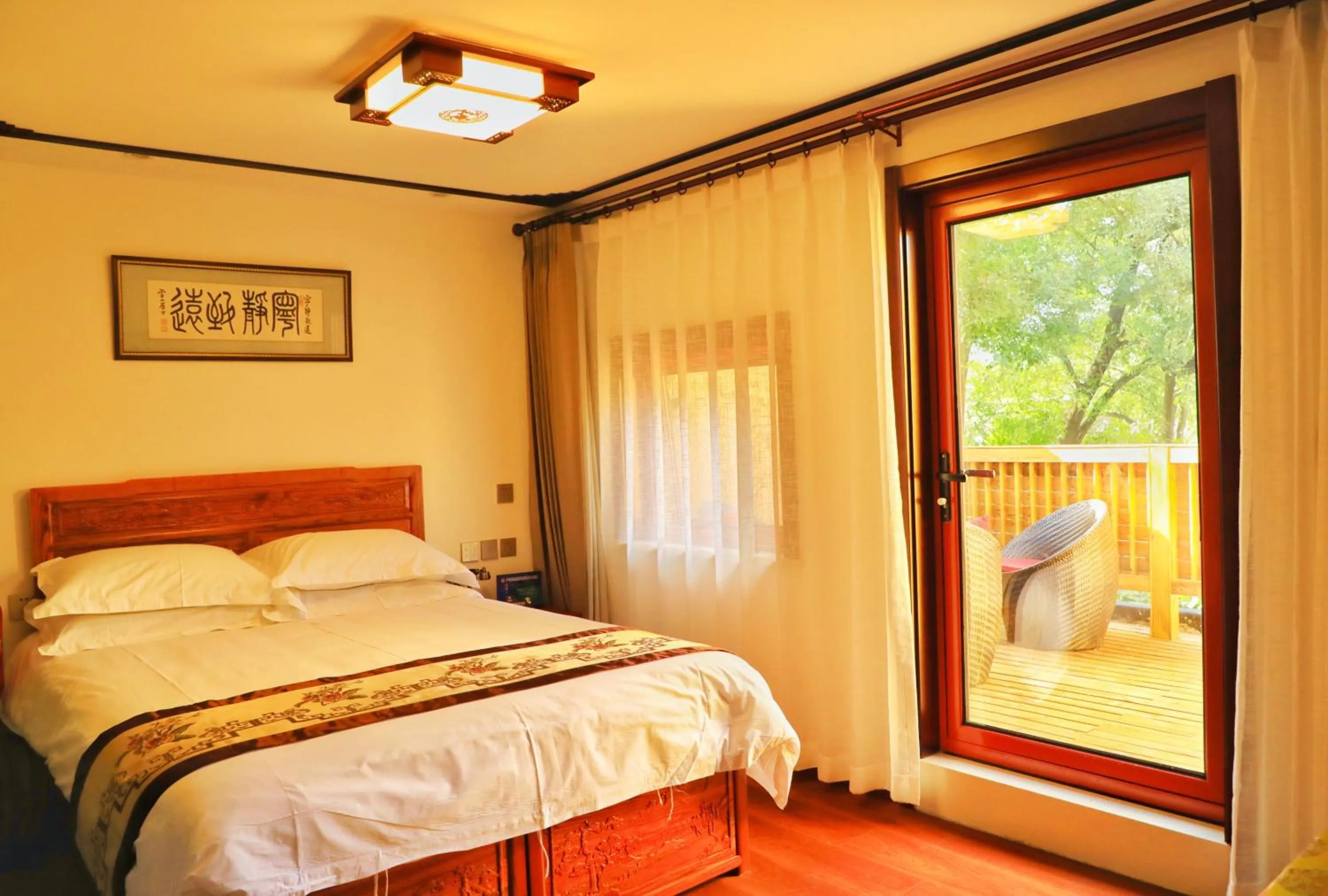 Bed in Qinfu Hotel Beijing Nanluogu Lane Houhai