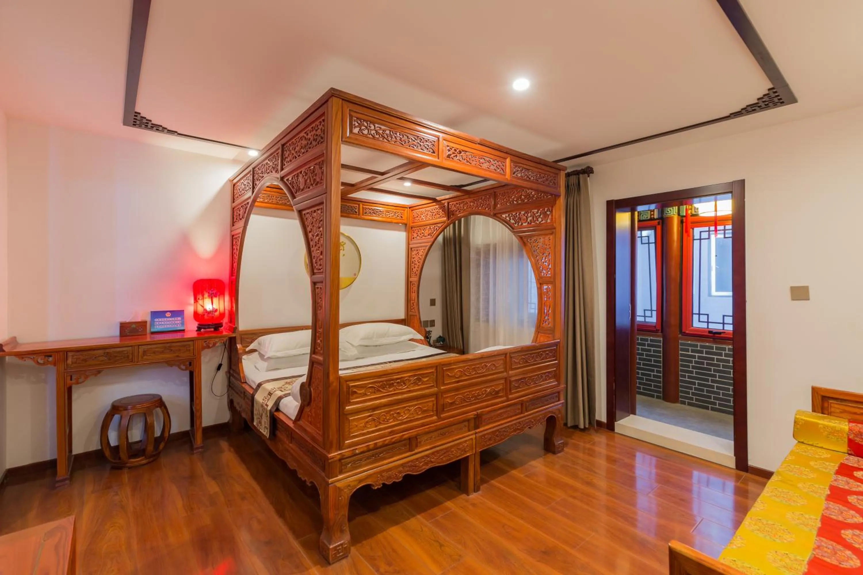 Bed in Qinfu Hotel Beijing Nanluogu Lane Houhai