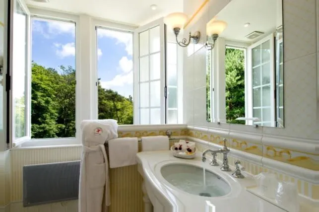 Bathroom in Le Manoir Hôtel