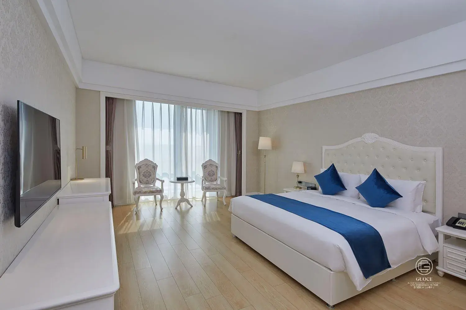 Deluxe King Room in GUOCE Beijing Capital Airport Hotel & Convention Center Deluxe King Room in GUOCE Beijing Capital Airport Hotel & Convention Center