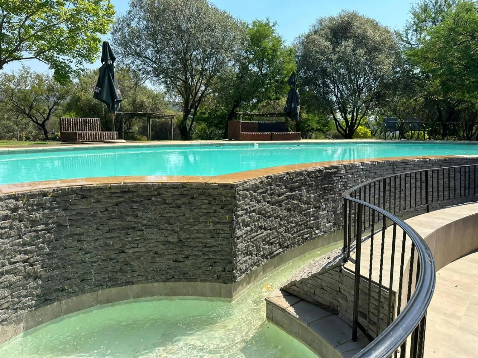 Swimming pool in Tidimalo Lodge