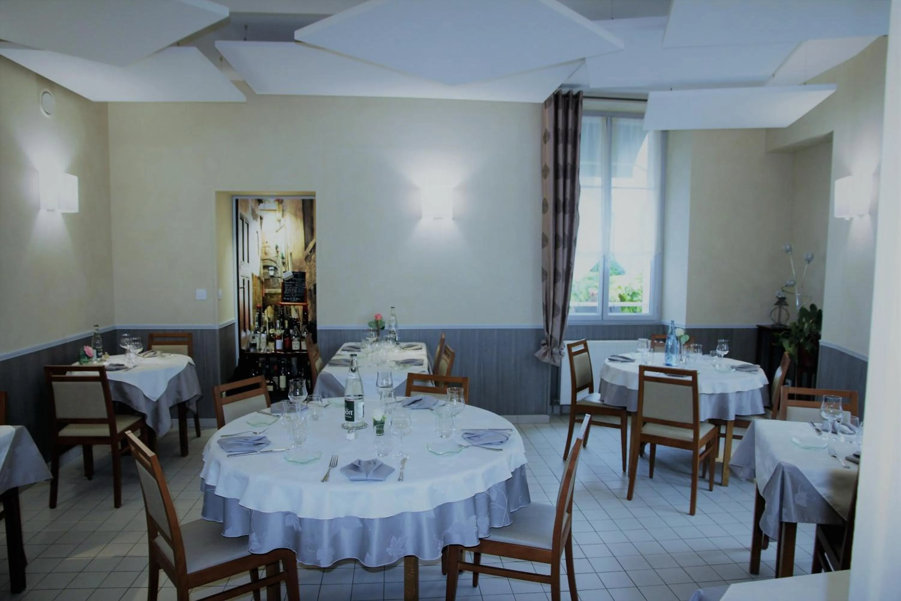 Restaurant/places to eat in Auberge Du Cheval Blanc