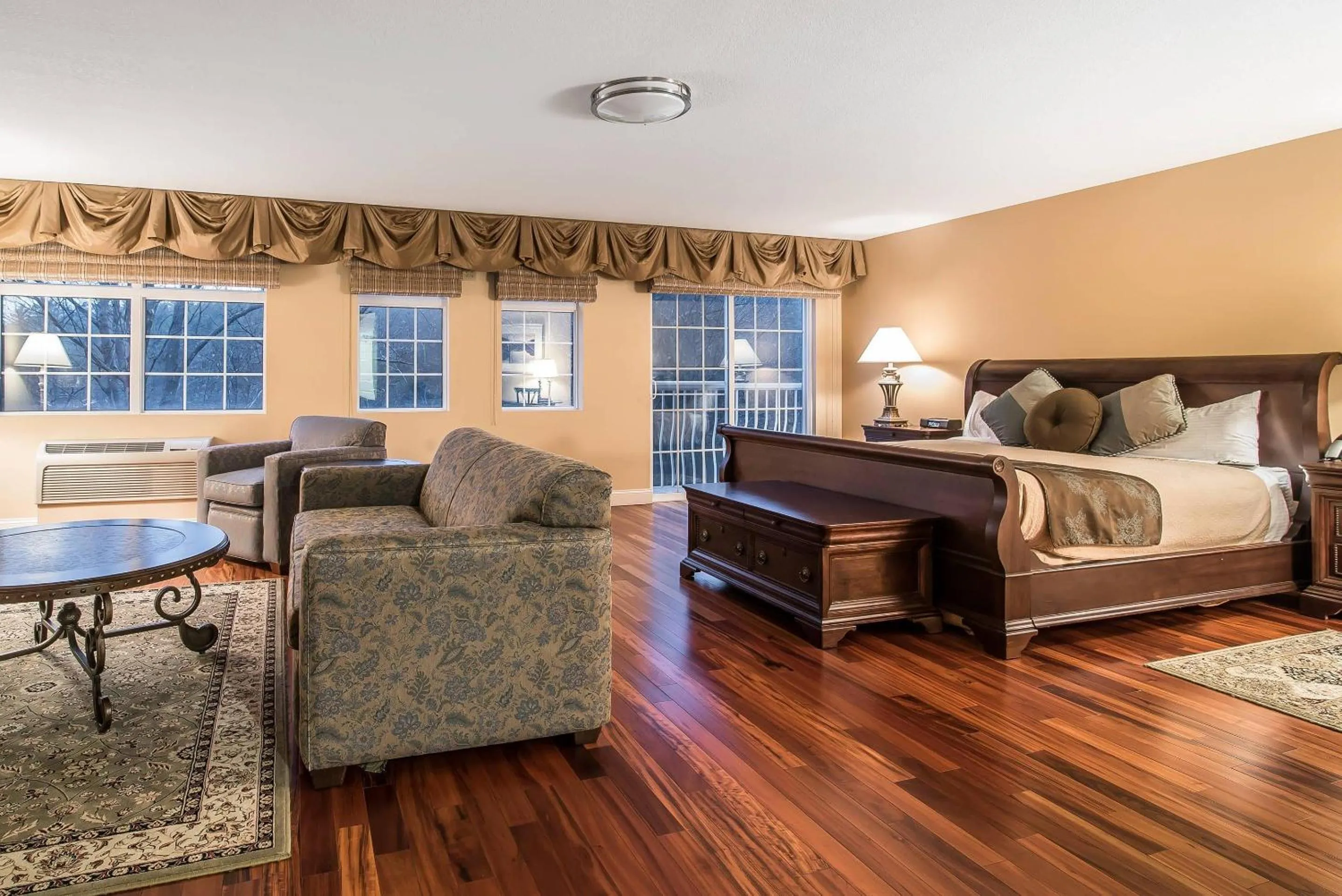 Bedroom, Bed in Riverside Hotel, an Ascend Collection Hotel