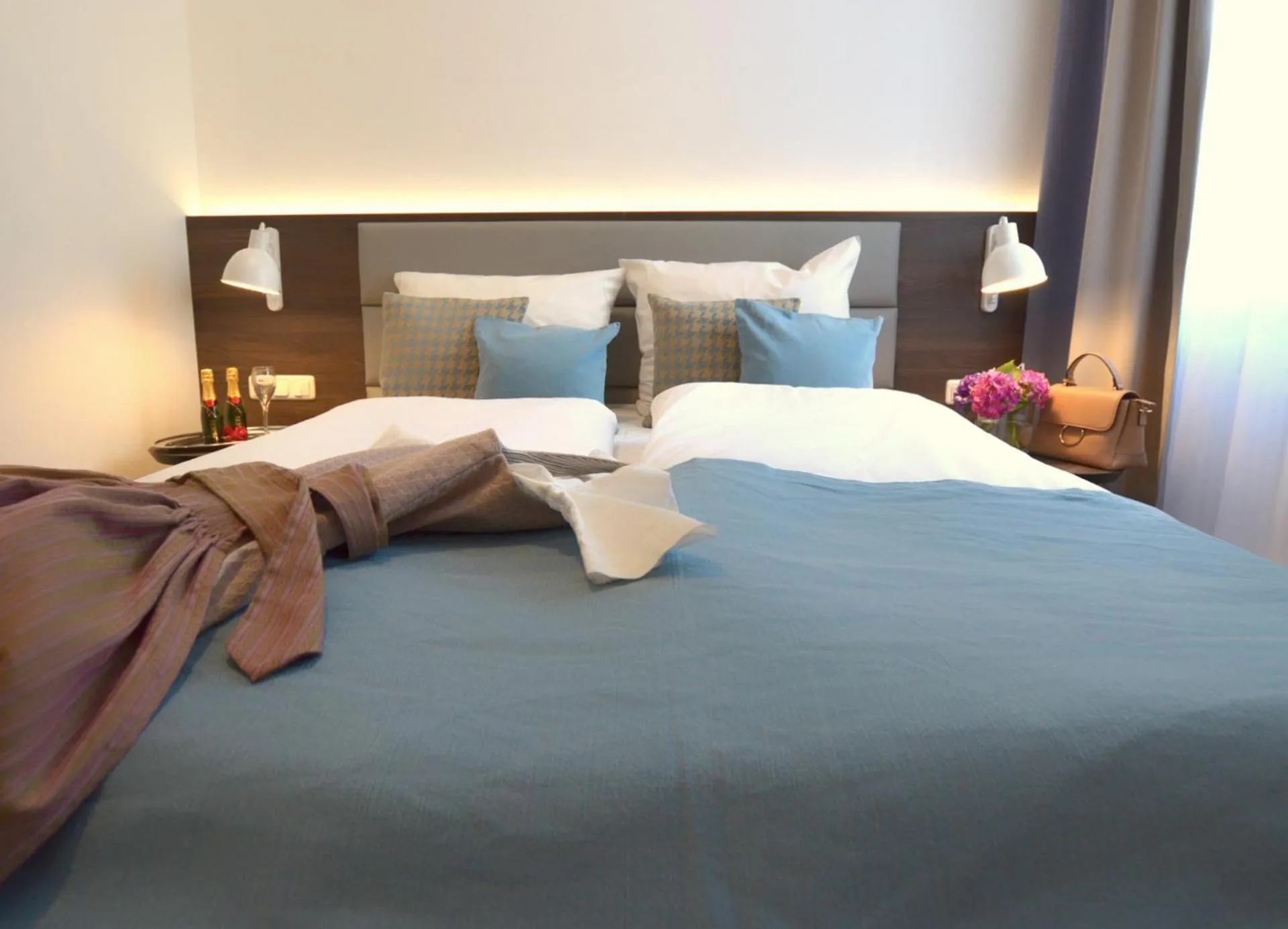 Bed in Lizz Hotel Munich