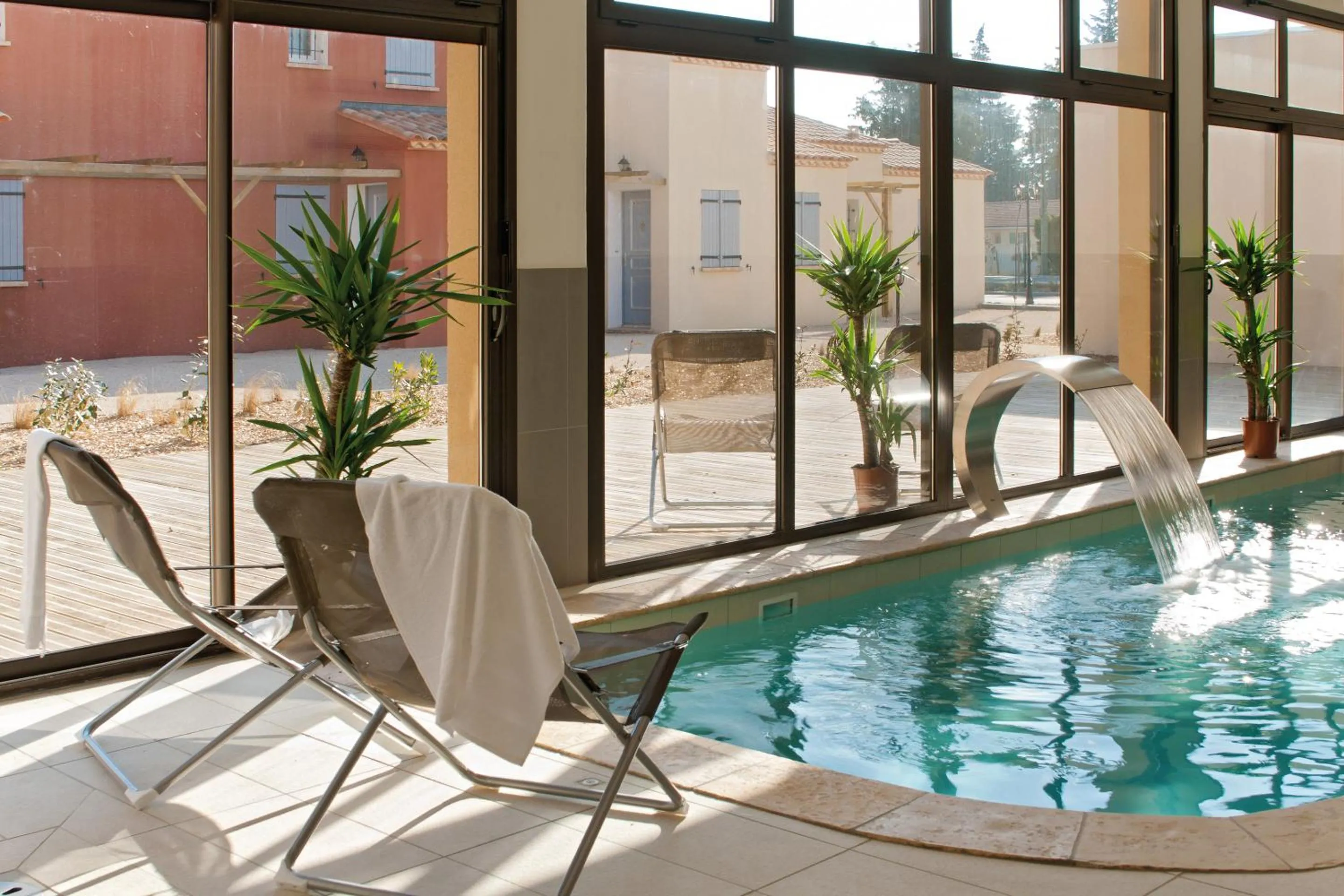 Swimming pool in Lagrange Vacances L’Oustau de Sorgue