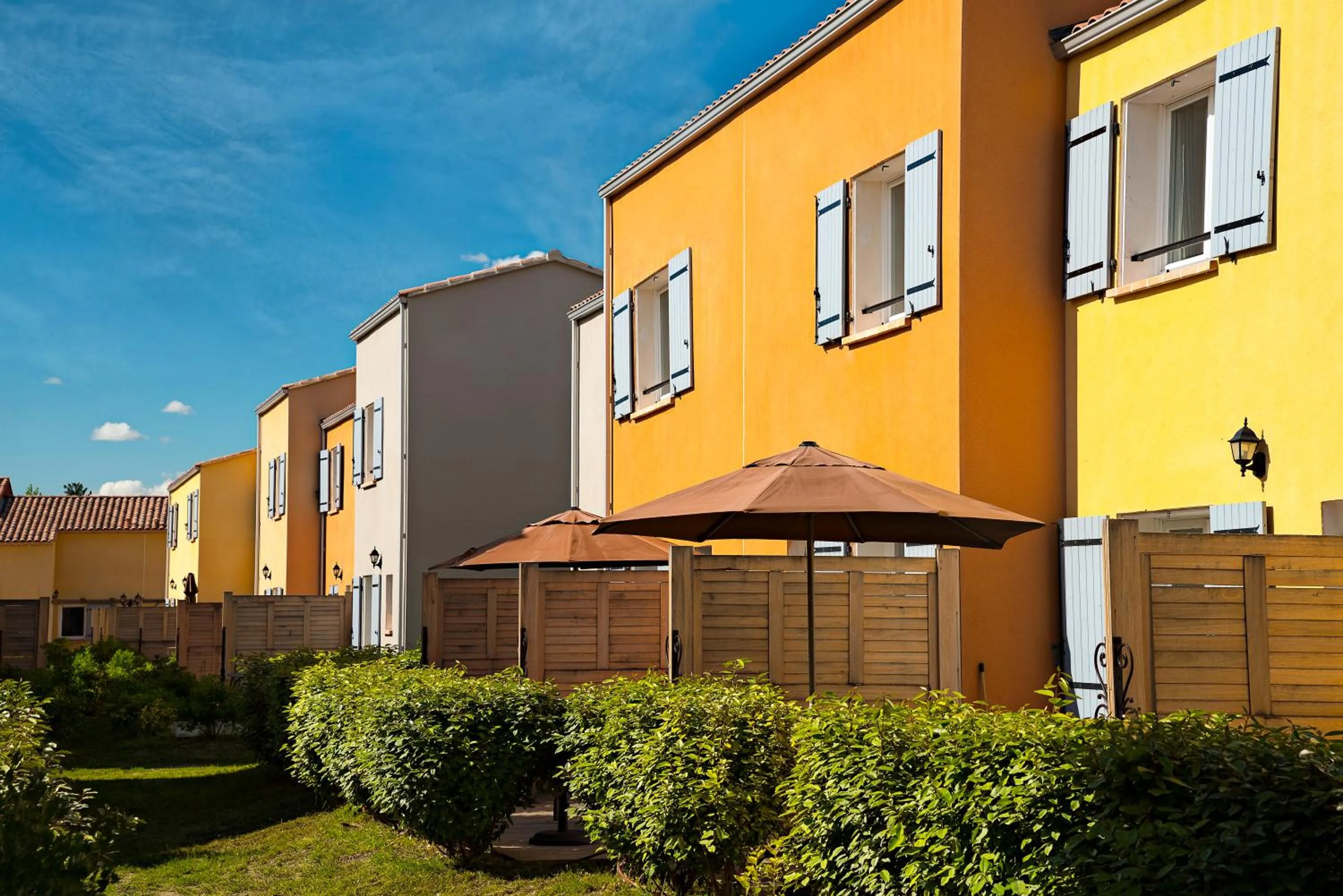 Property building in Lagrange Vacances L’Oustau de Sorgue