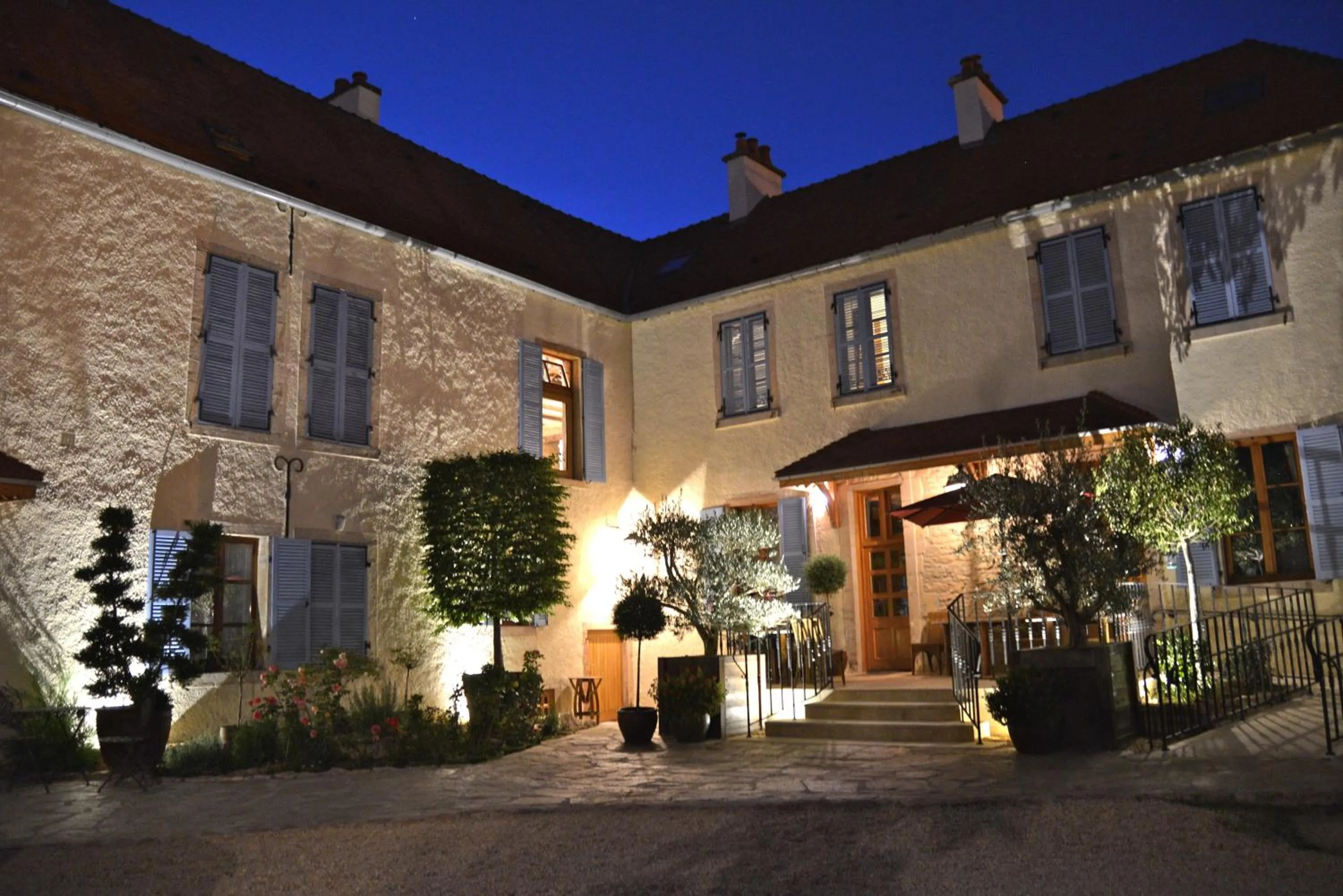 Property building in Hôtel Les Deux Chèvres Gevrey-Chambertin
