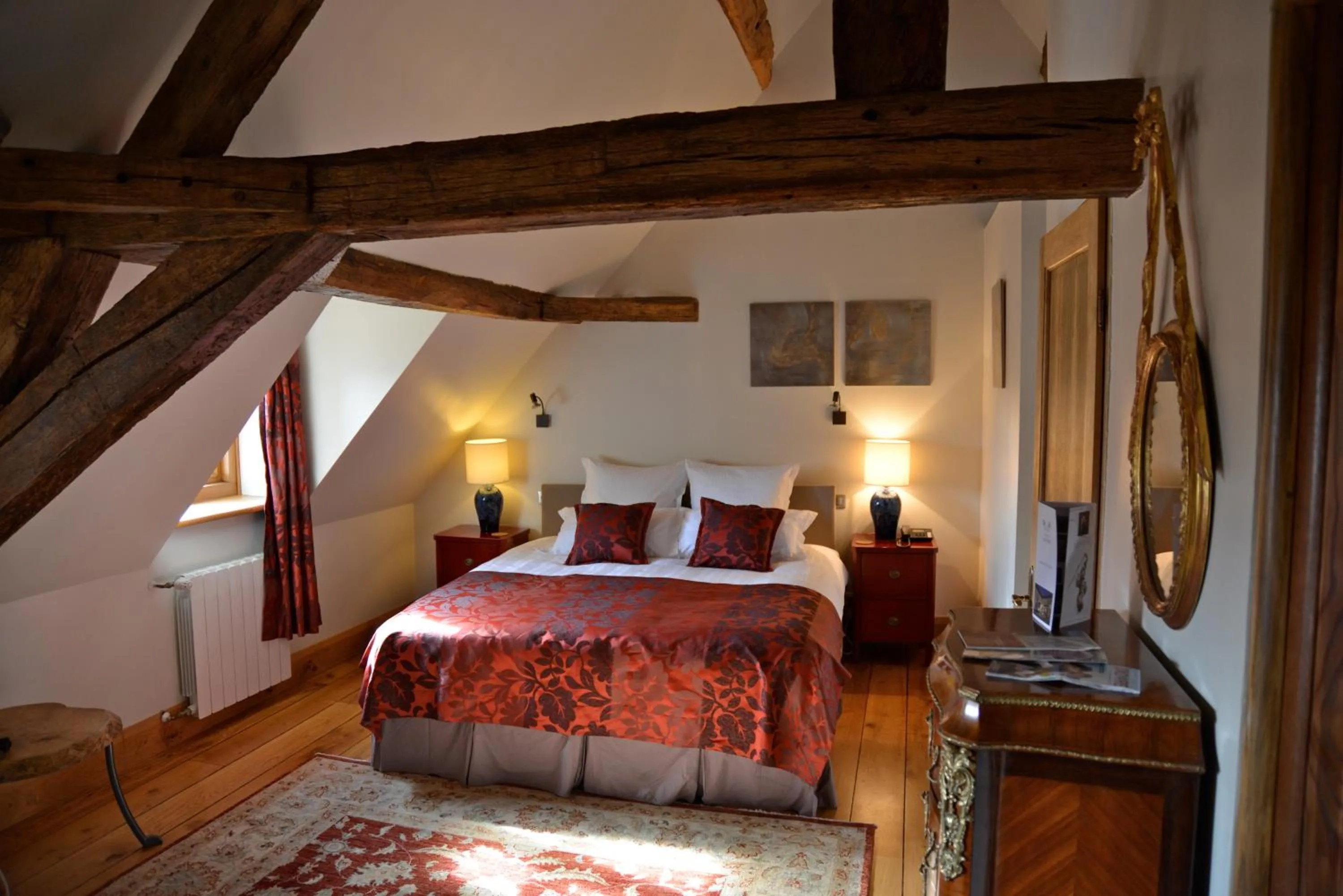 Decorative detail, Bed in Hôtel Les Deux Chèvres Gevrey-Chambertin