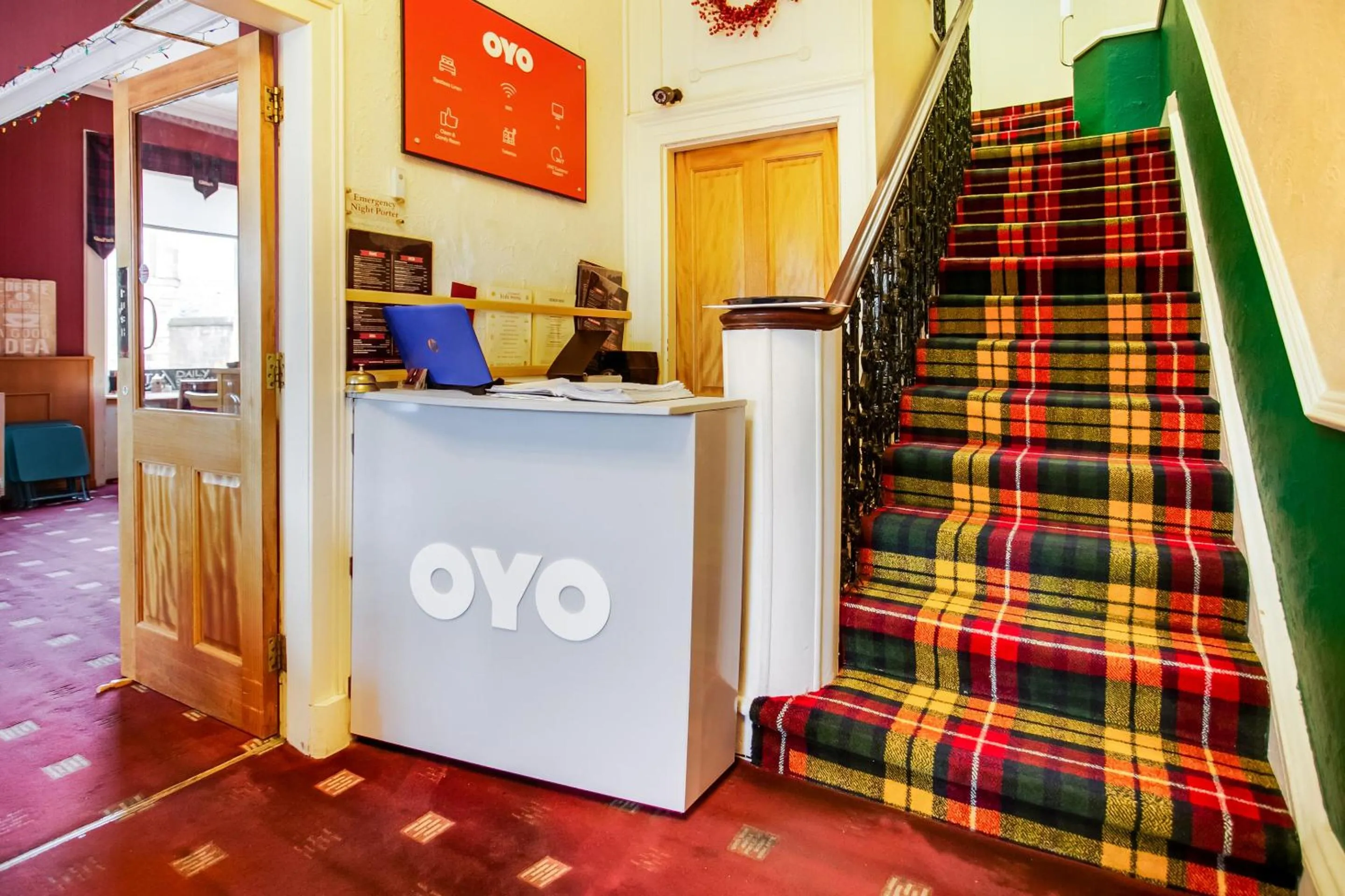 Lobby or reception in OYO Glenpark Hotel, Ayr Central