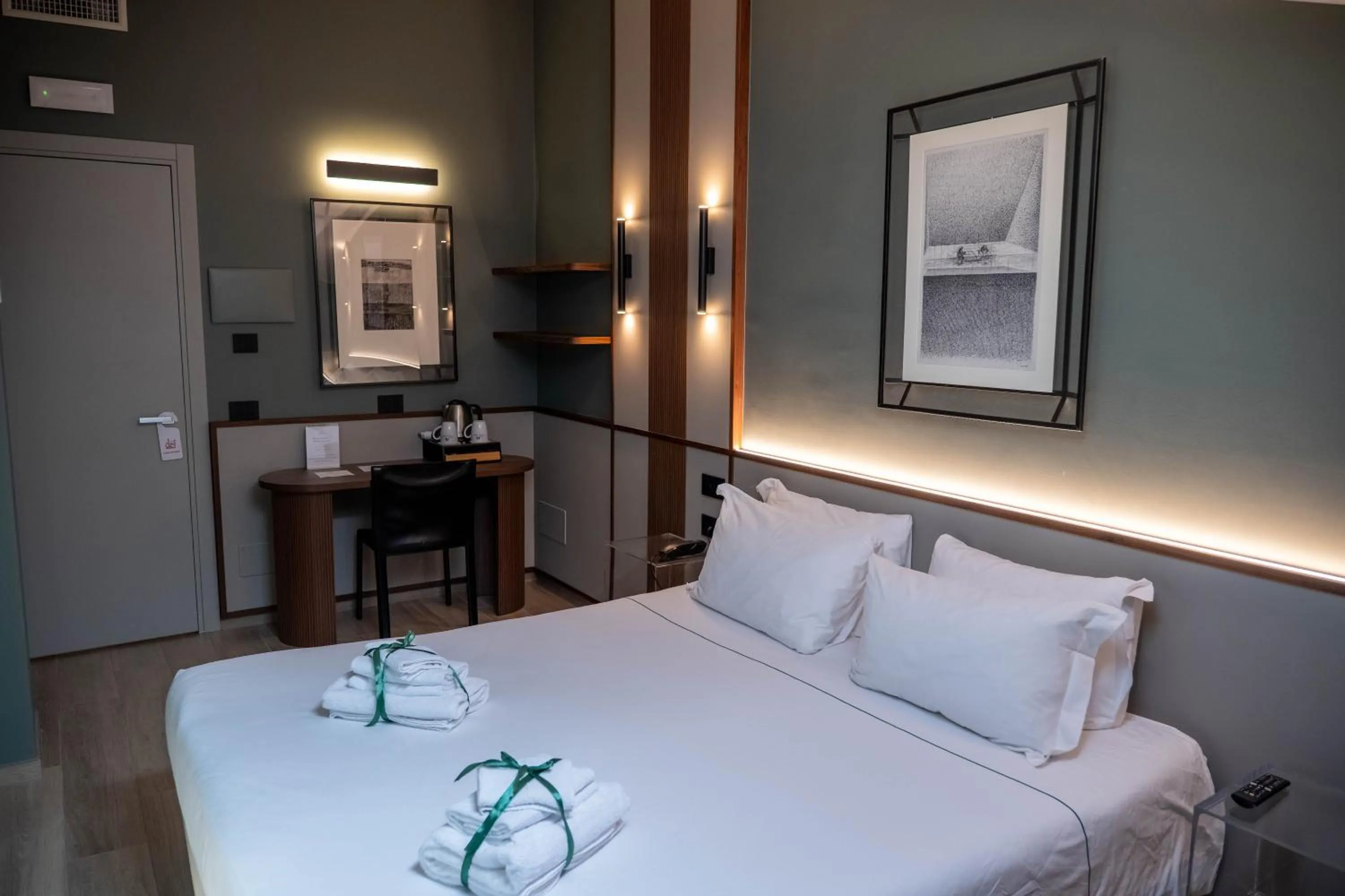 Bed in Hotel Duomo Cremona