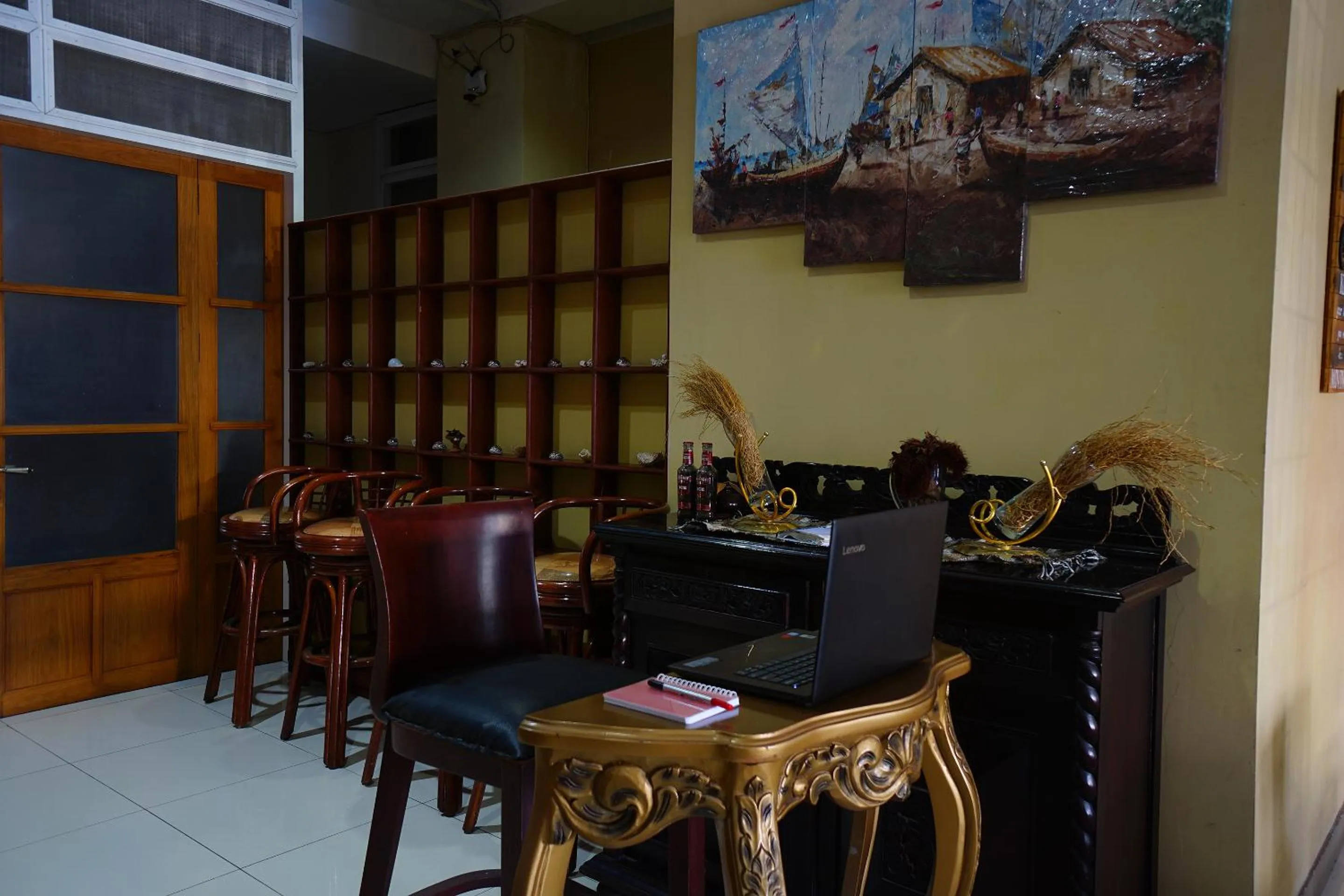 Lobby or reception in RedDoorz Brand MAN12045 RedDoorz near Megamall Manado