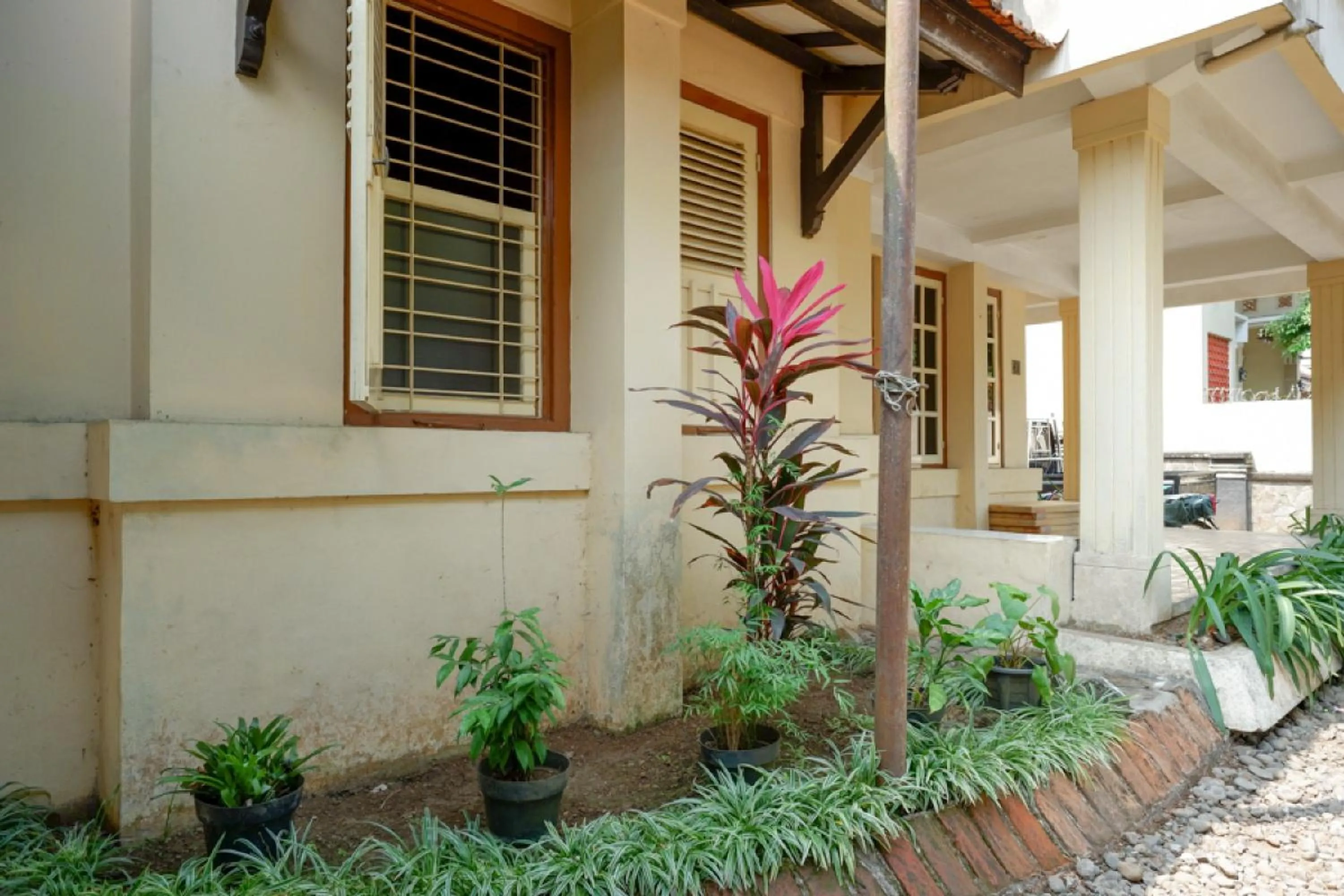 Facade/entrance in RedDoorz Syariah near Alun Alun Purwokerto