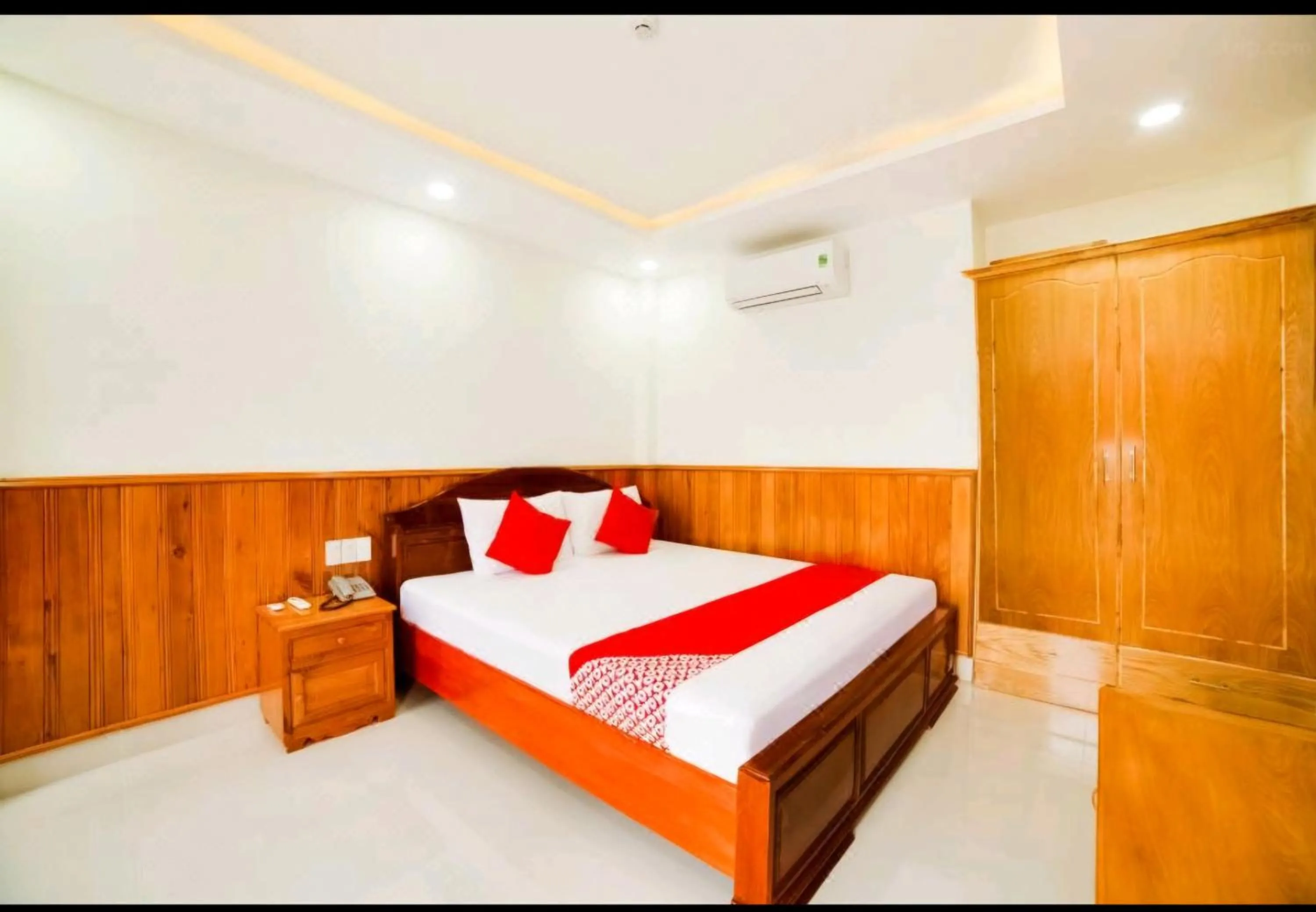 Bedroom, Bed in Thien Truong Hotel