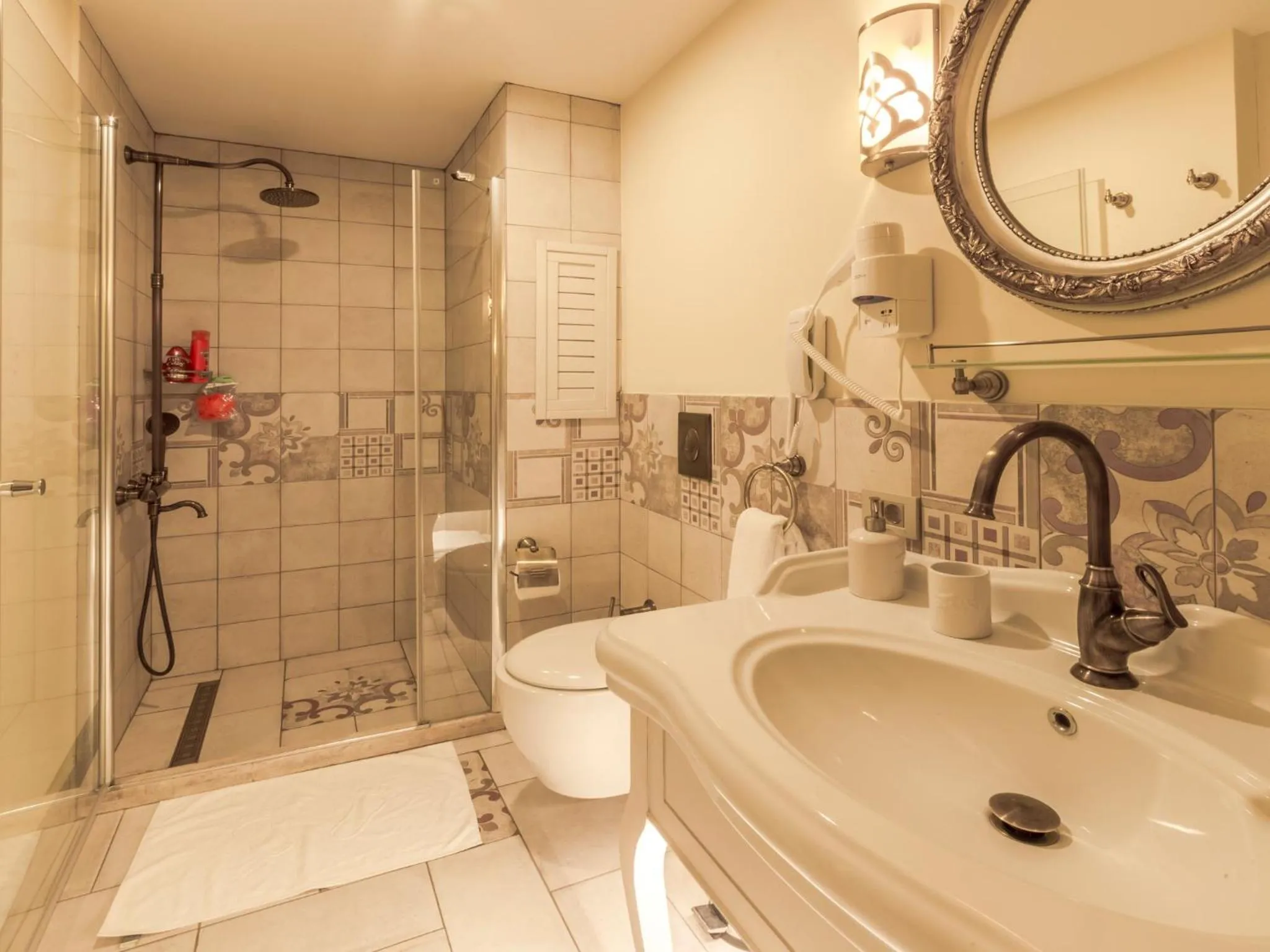 People in Kahveci Alibey Hotel