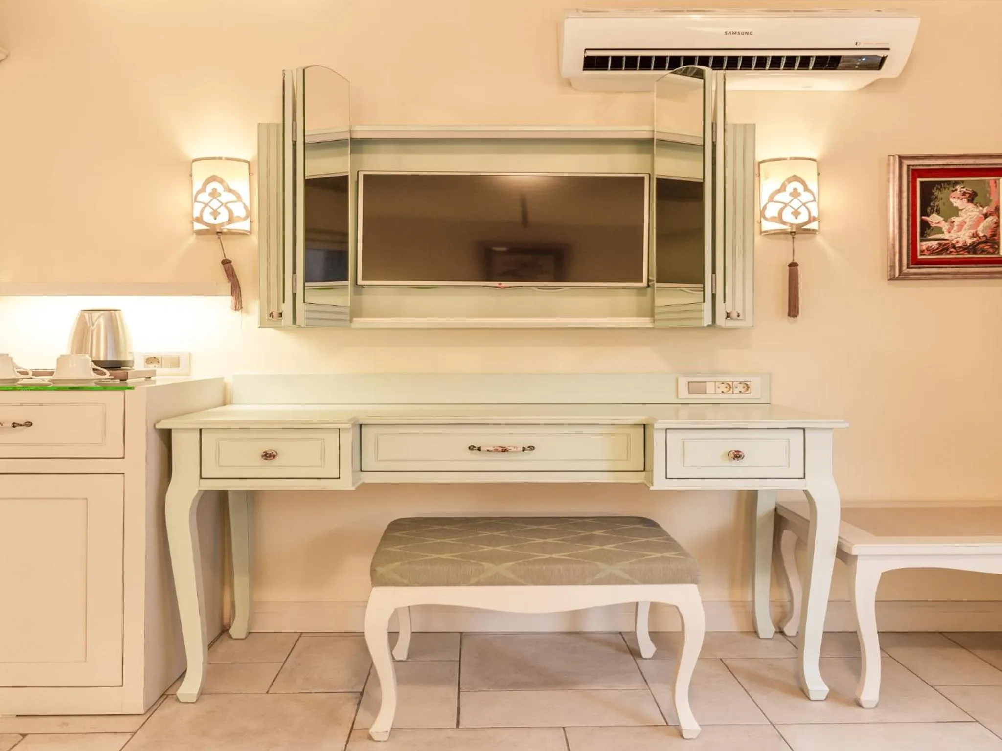 People in Kahveci Alibey Hotel