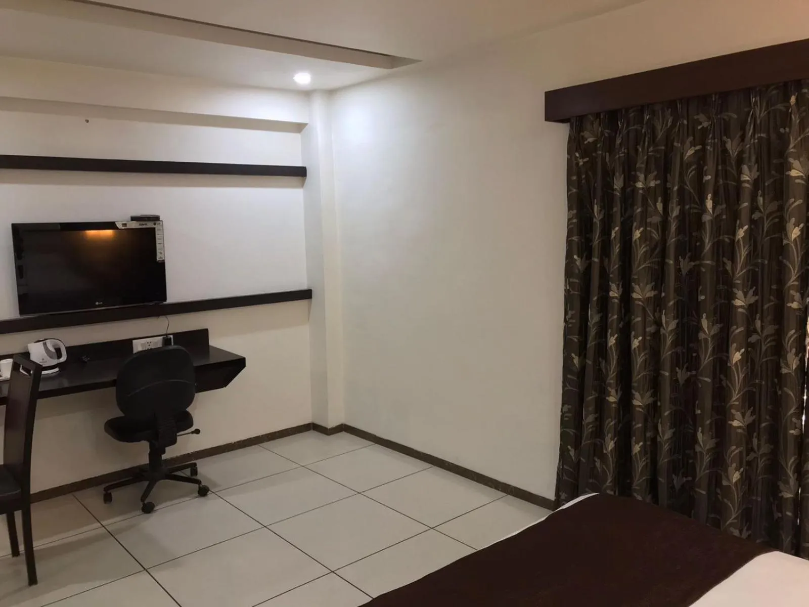 TV and multimedia in Pearl Hotel & Banquets Ahmedabad