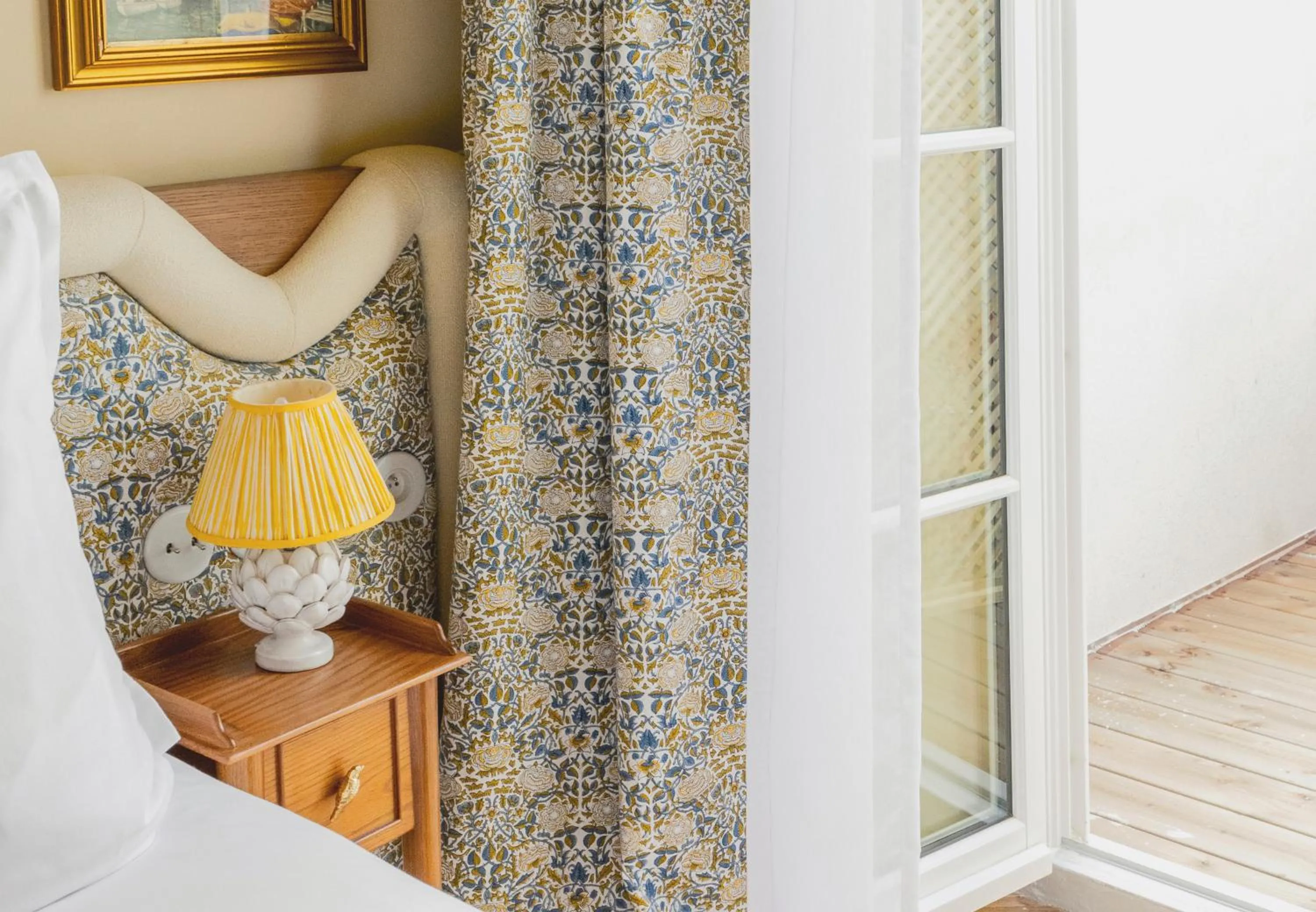 Bedroom in Hôtel Amista Marseille - ancien Hôtel Saint Louis - Vieux Port