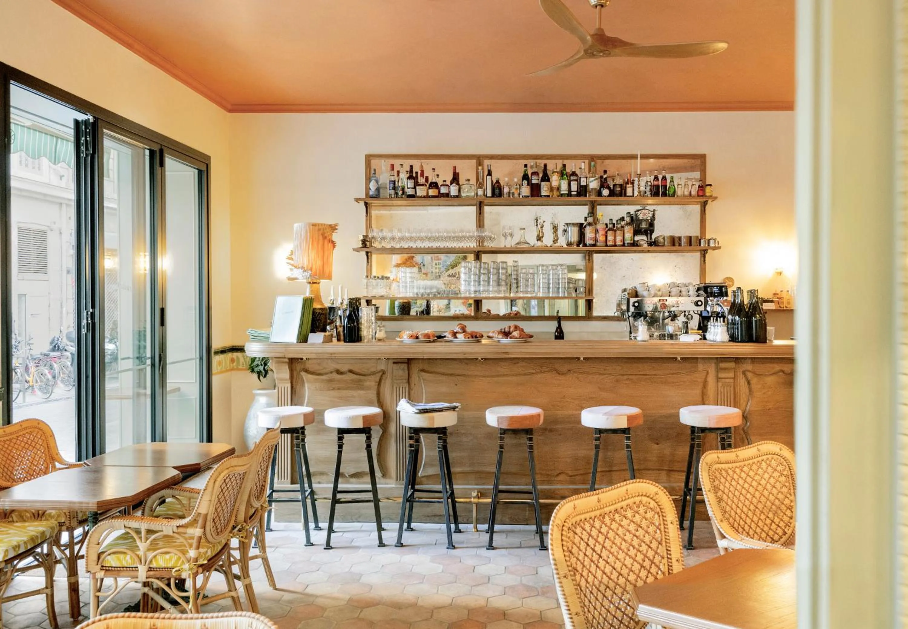 Restaurant/places to eat in Hôtel Amista Marseille - ancien Hôtel Saint Louis - Vieux Port