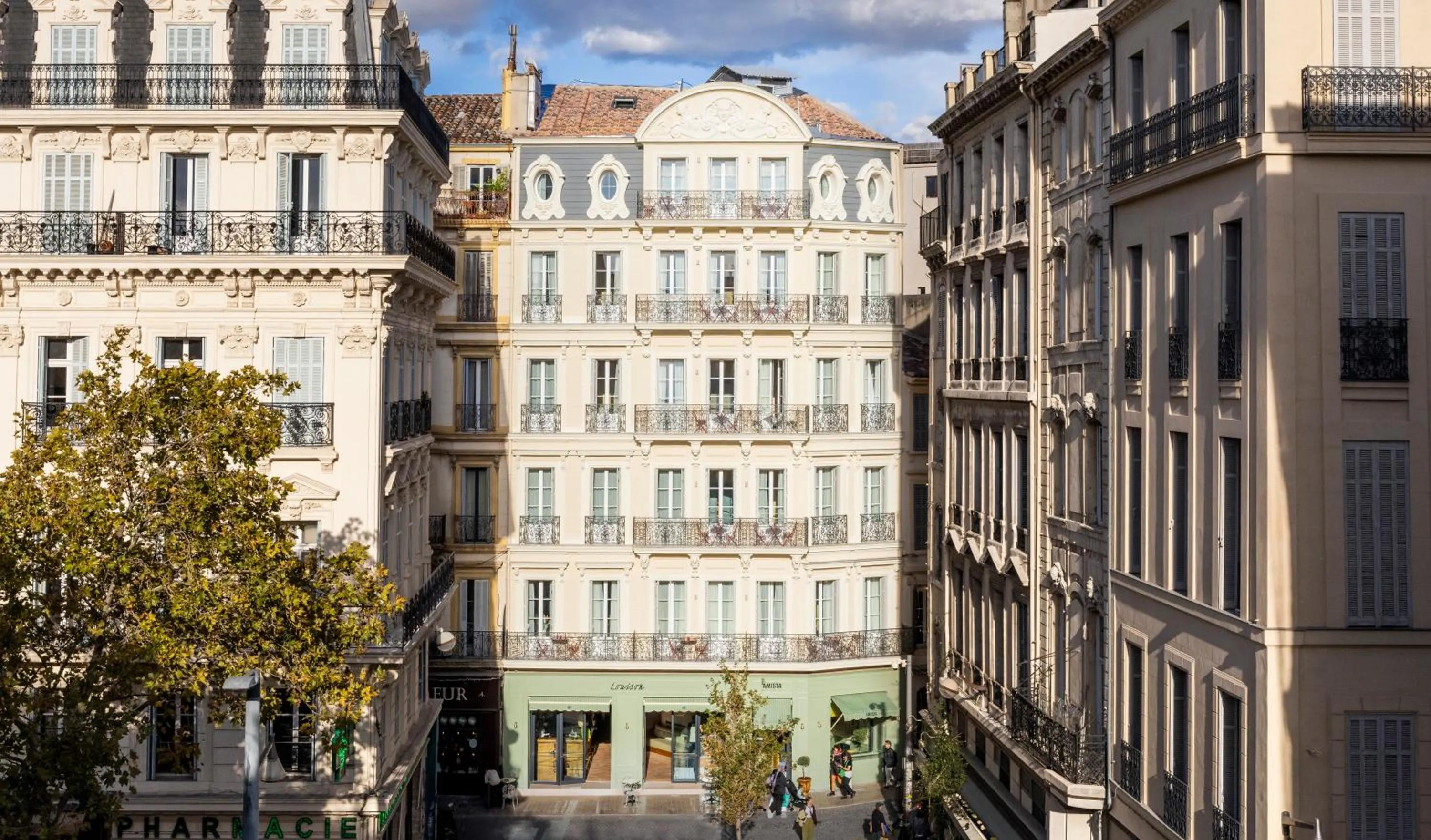 Facade/entrance in Hôtel Amista Marseille - ancien Hôtel Saint Louis - Vieux Port