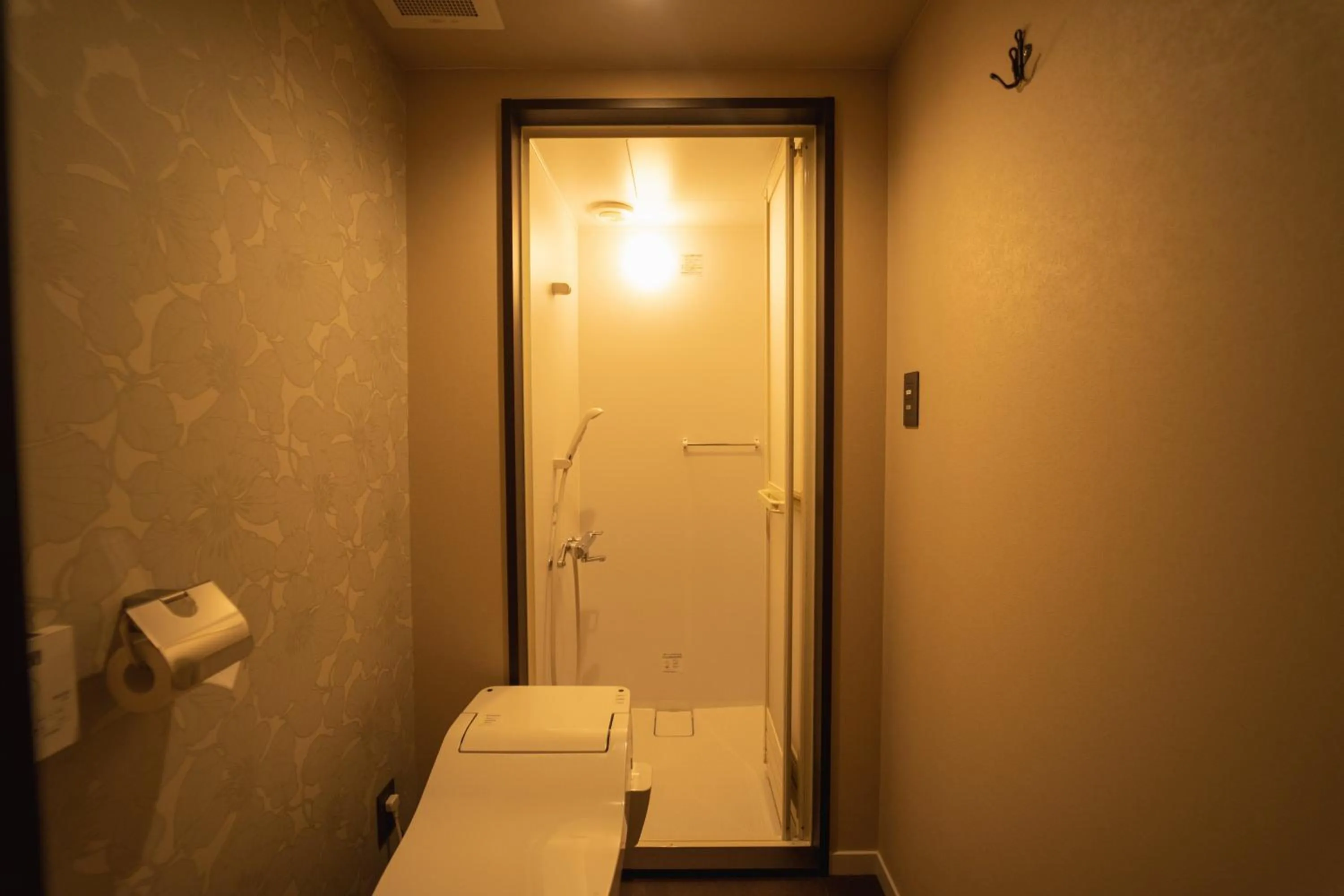 N33 Hakata Sta Riverside