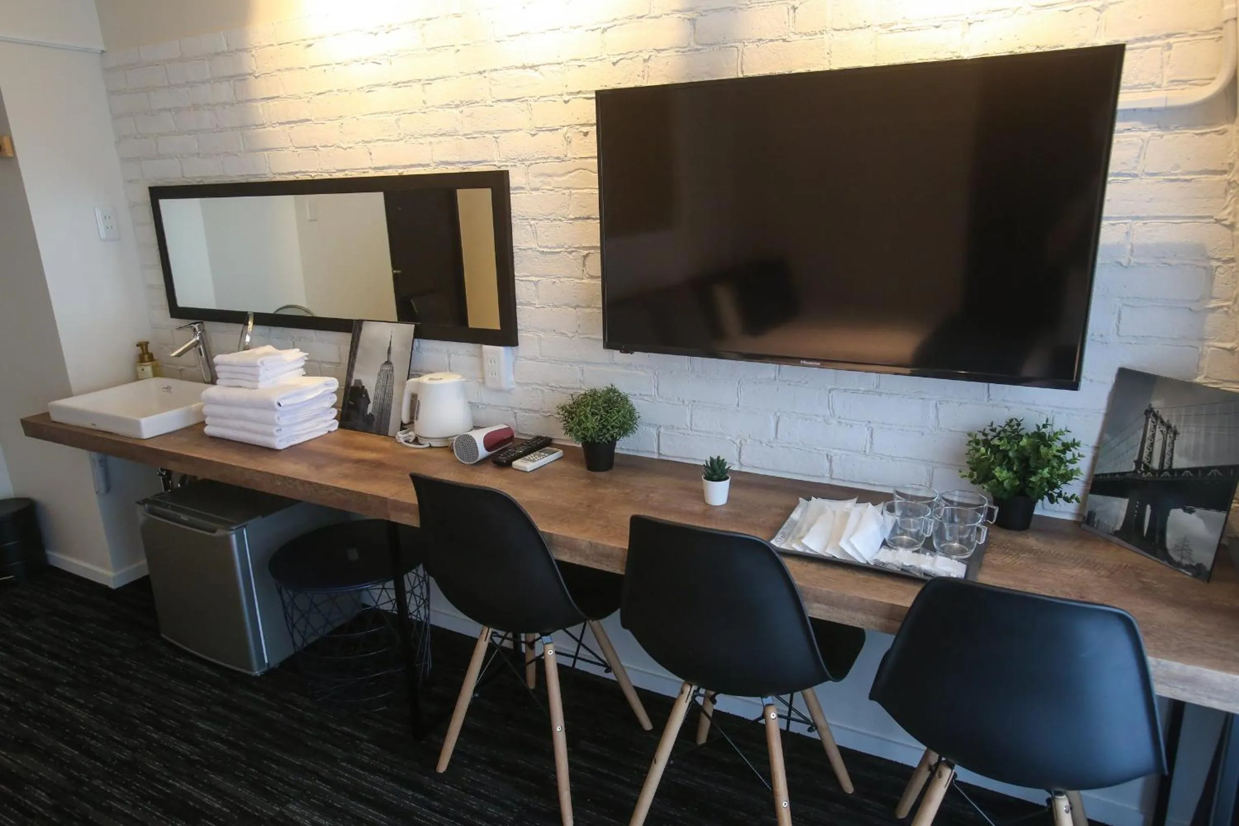 N33 Hakata Sta Riverside