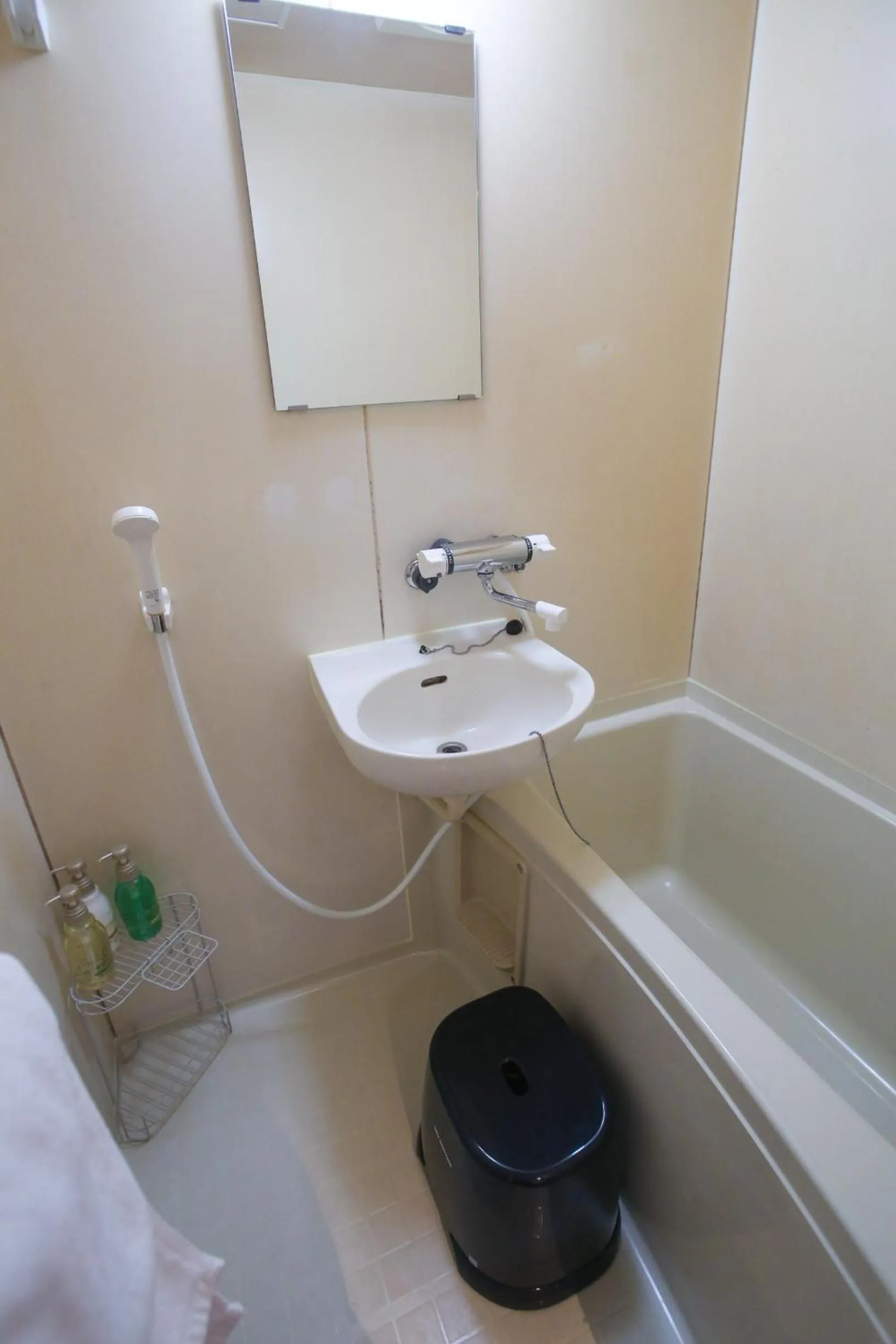 N33 Hakata Sta Riverside