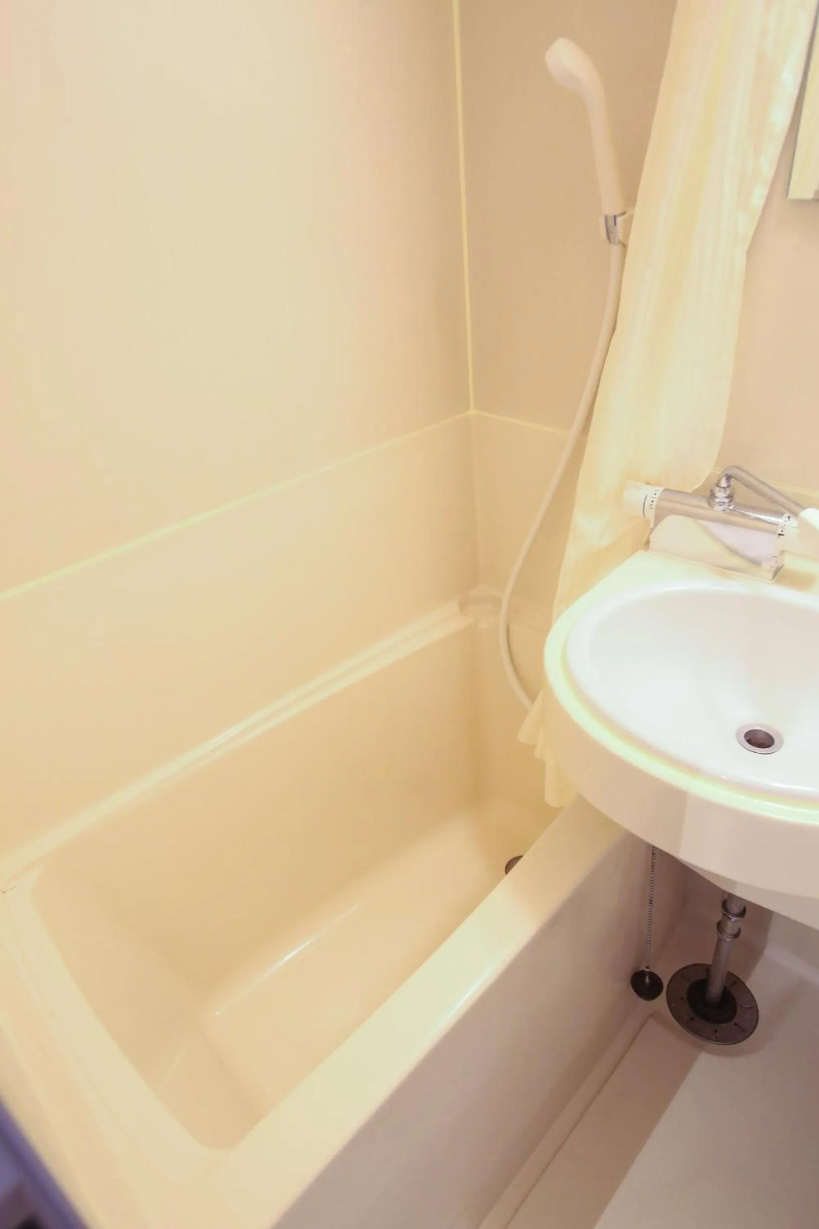 N33 Hakata Sta Riverside