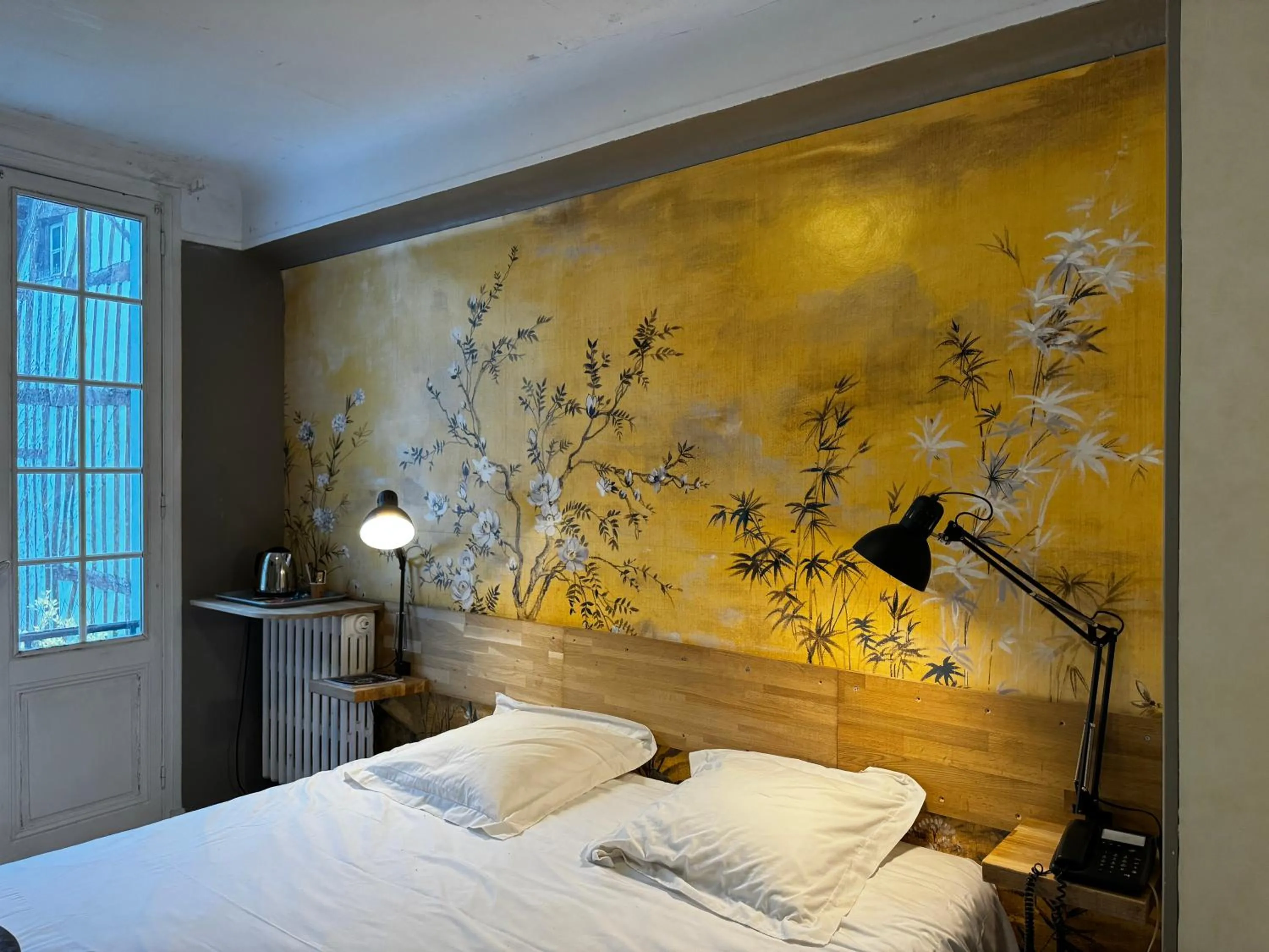 Bedroom, Bed in Hôtel De La Cathédrale