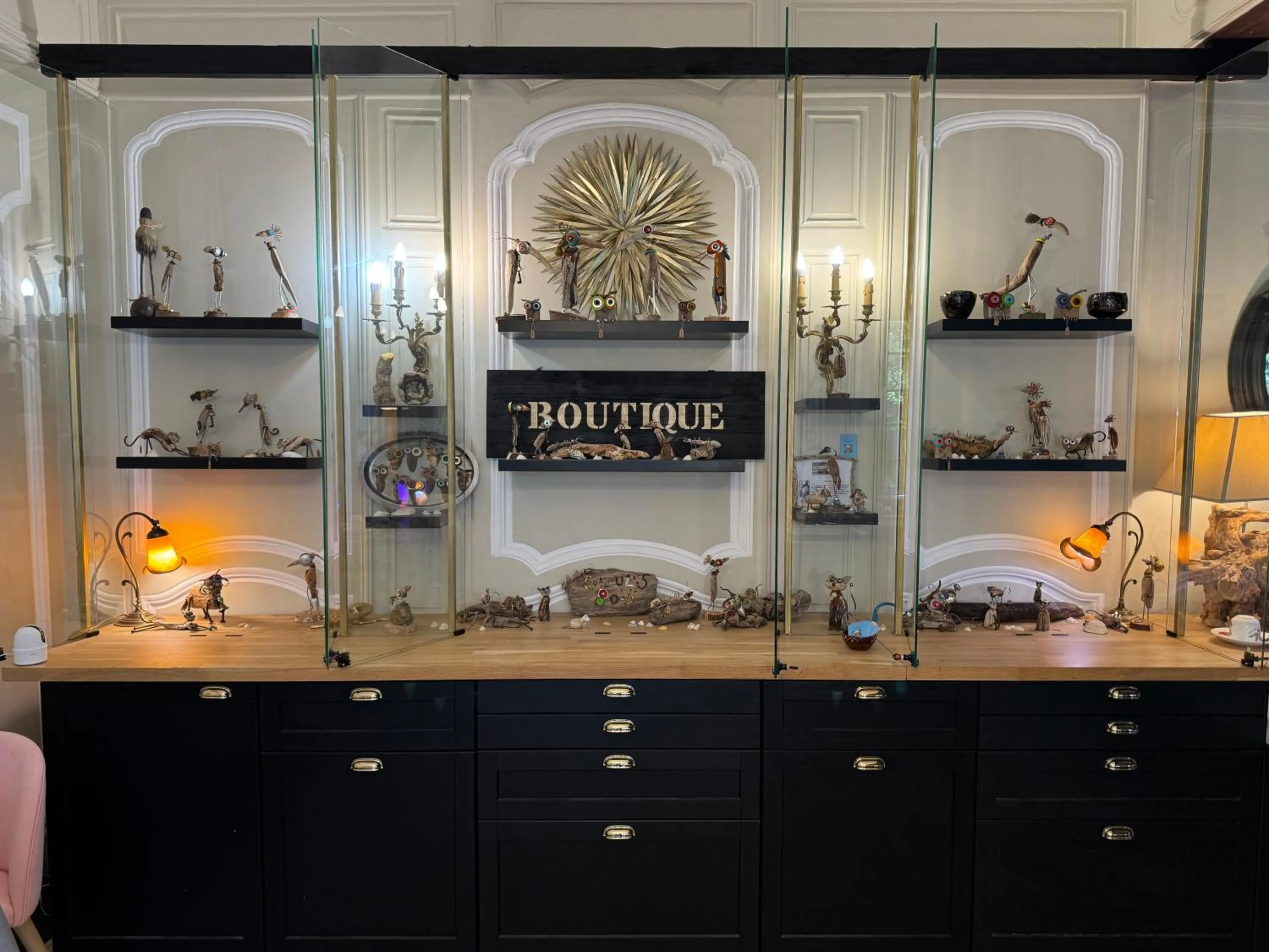 Shopping Area in Hôtel De La Cathédrale