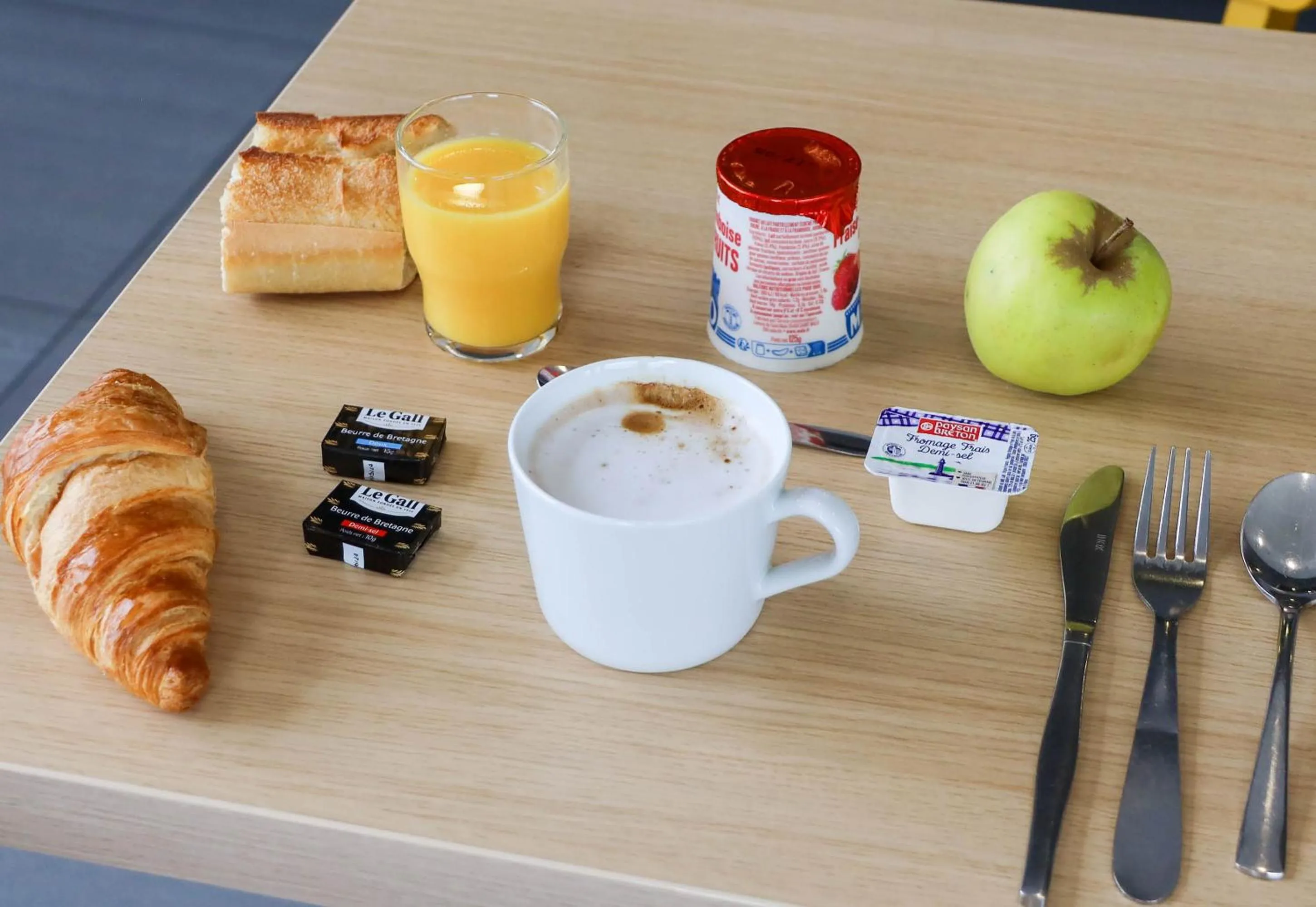 Breakfast in B&B HOTEL Chaumont