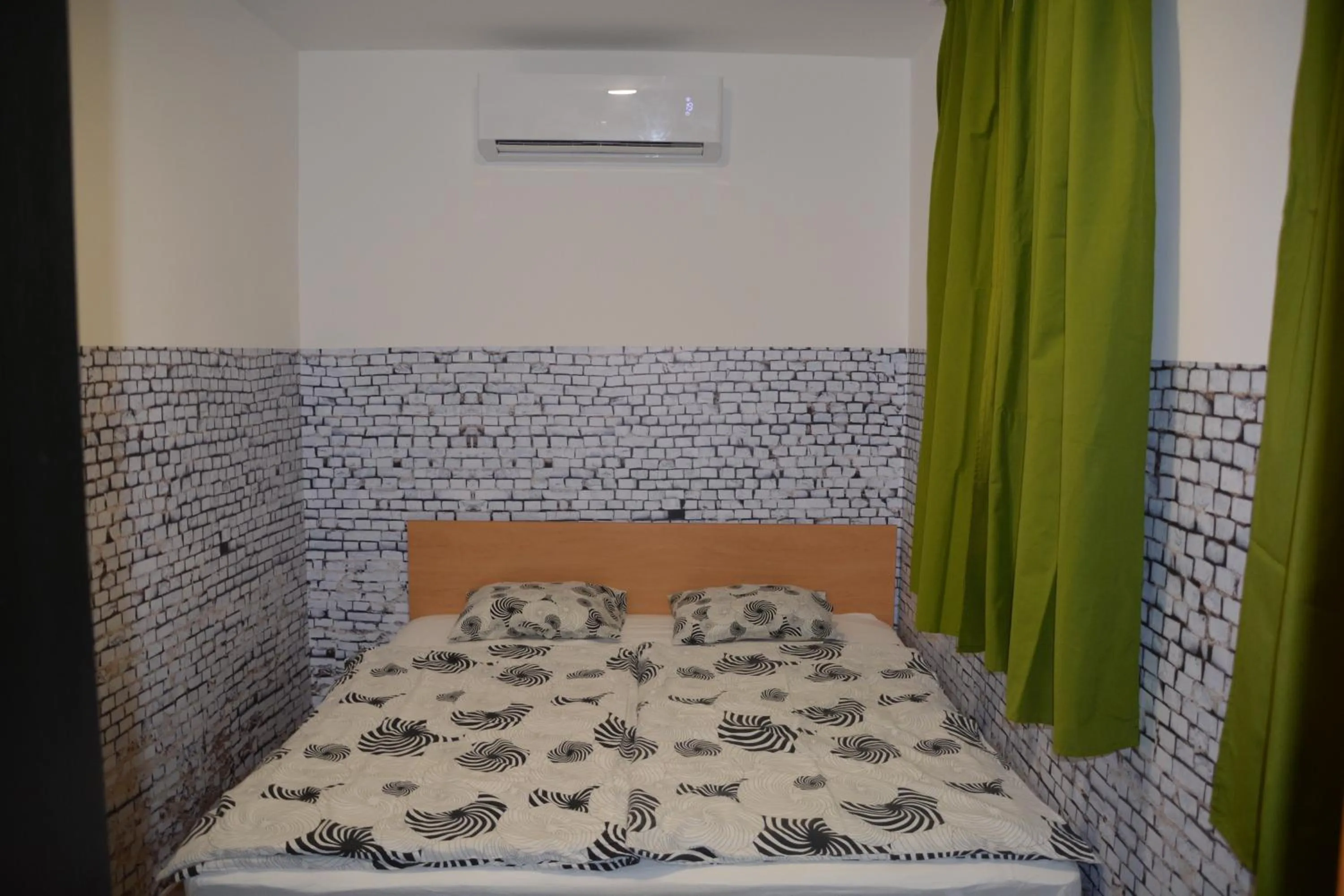 Bed in Kid Família Panzió Balatonszárszó