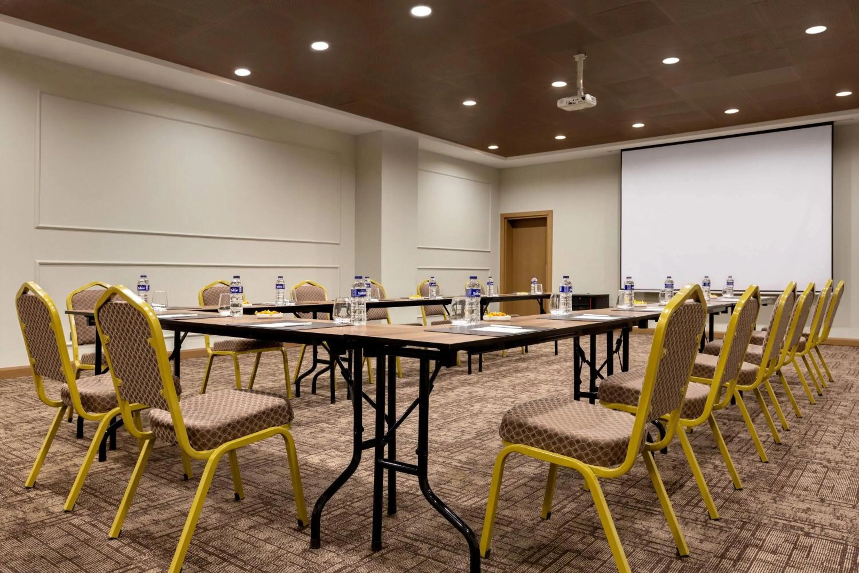 Meeting/conference room in La Quinta by Wyndham Istanbul Gunesli