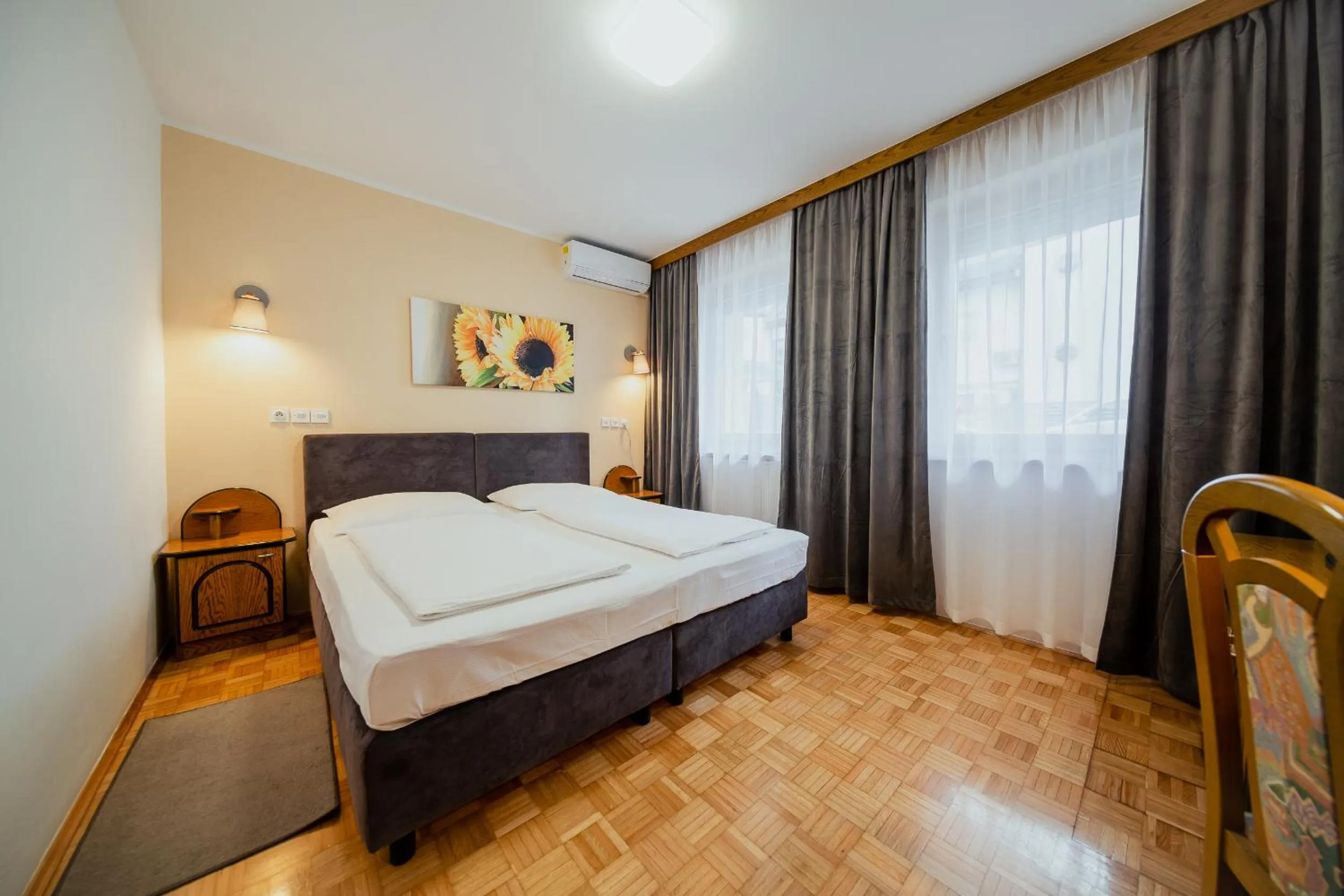 Bed in Hotel Maj Inn