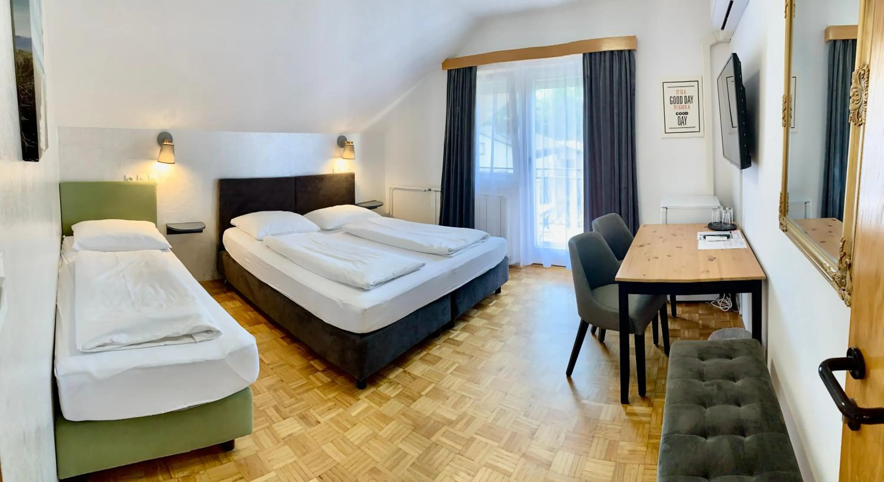 Bed in Hotel Maj Inn