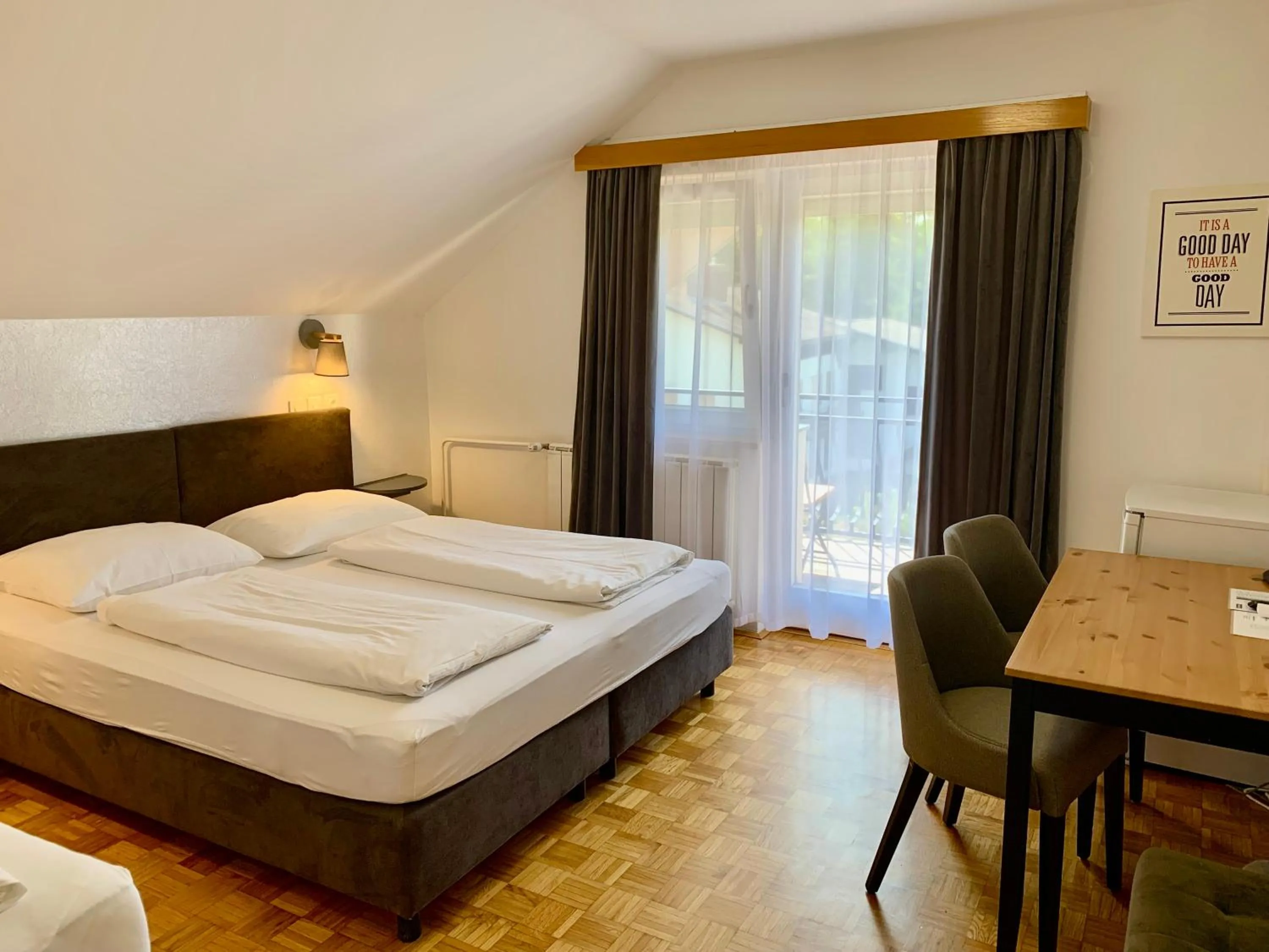 Bed in Hotel Maj Inn