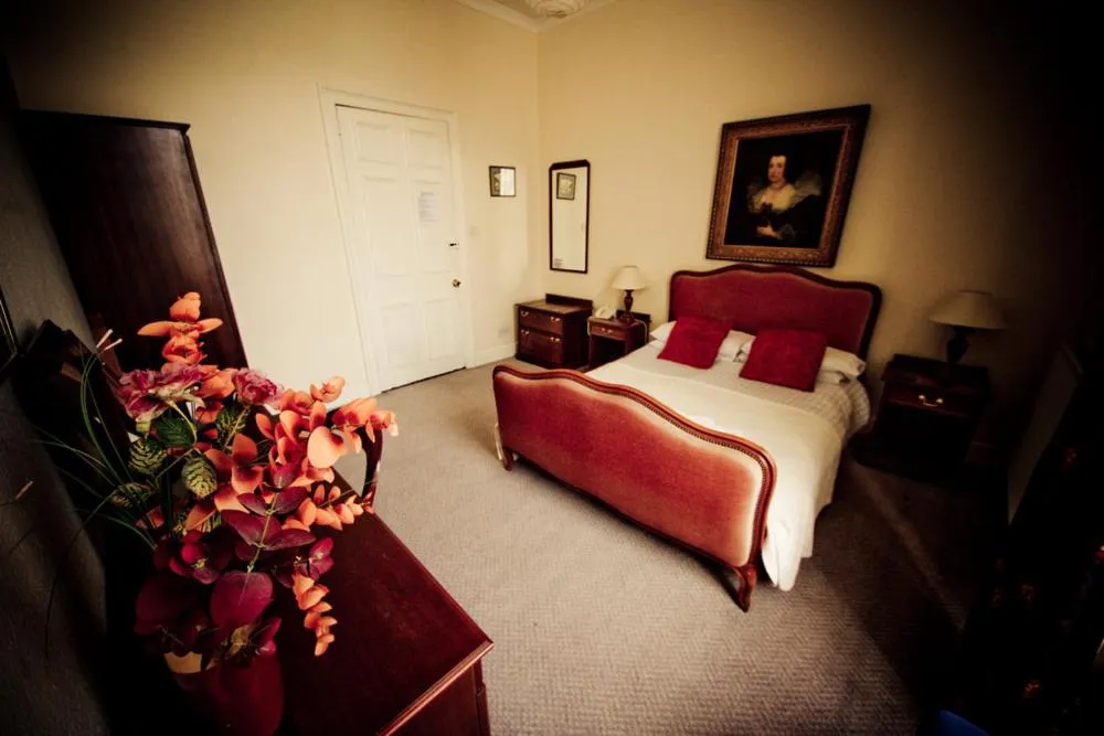 Photo of the whole room, Bed in The White Hart Hotel