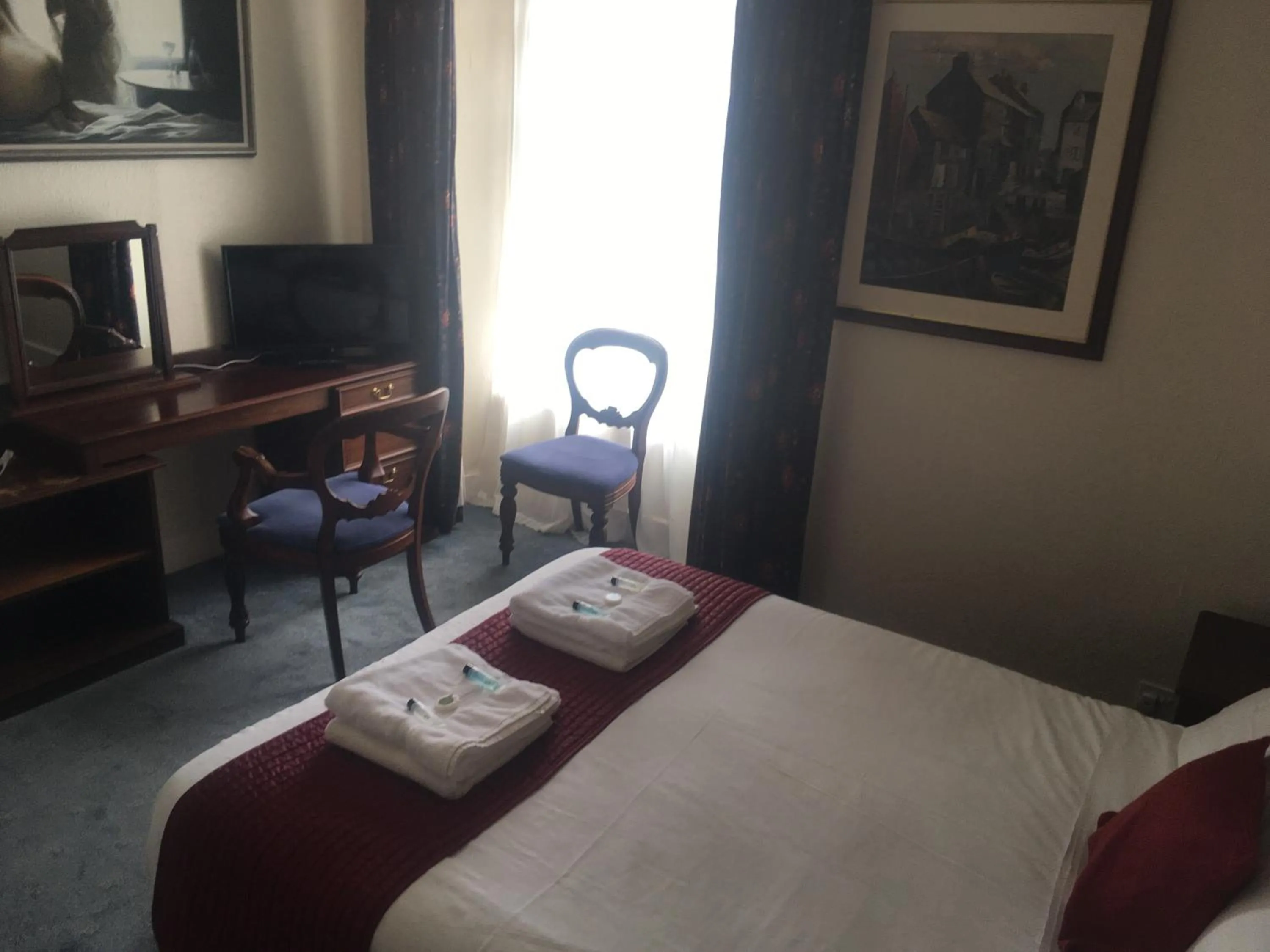 Bed in The White Hart Hotel