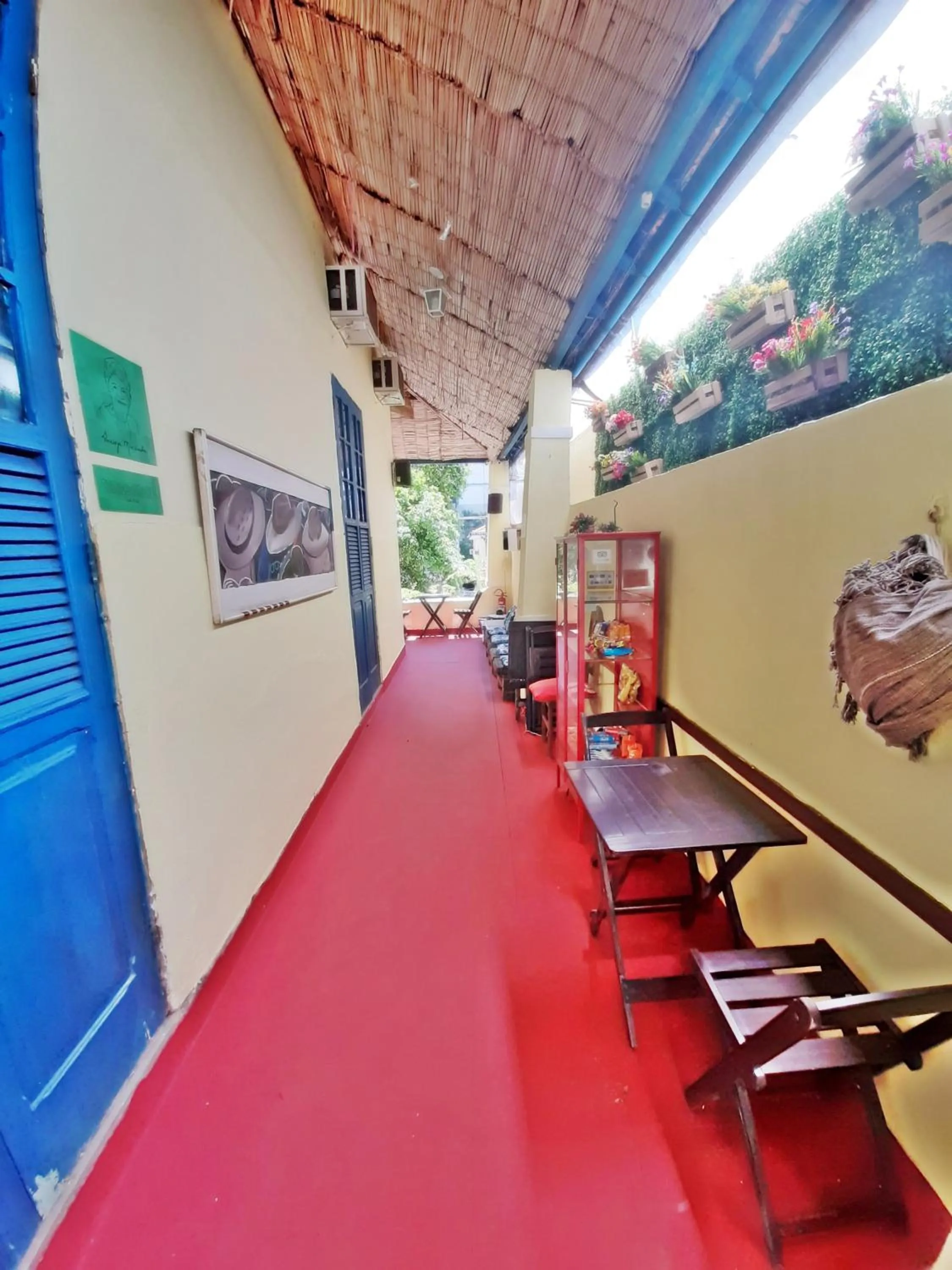Seating area in Brasileranza Hostel