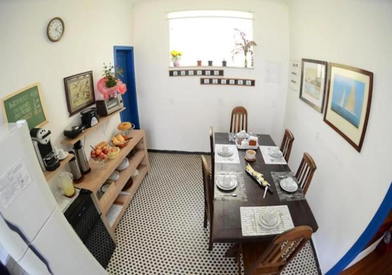 Communal kitchen in Brasileranza Hostel