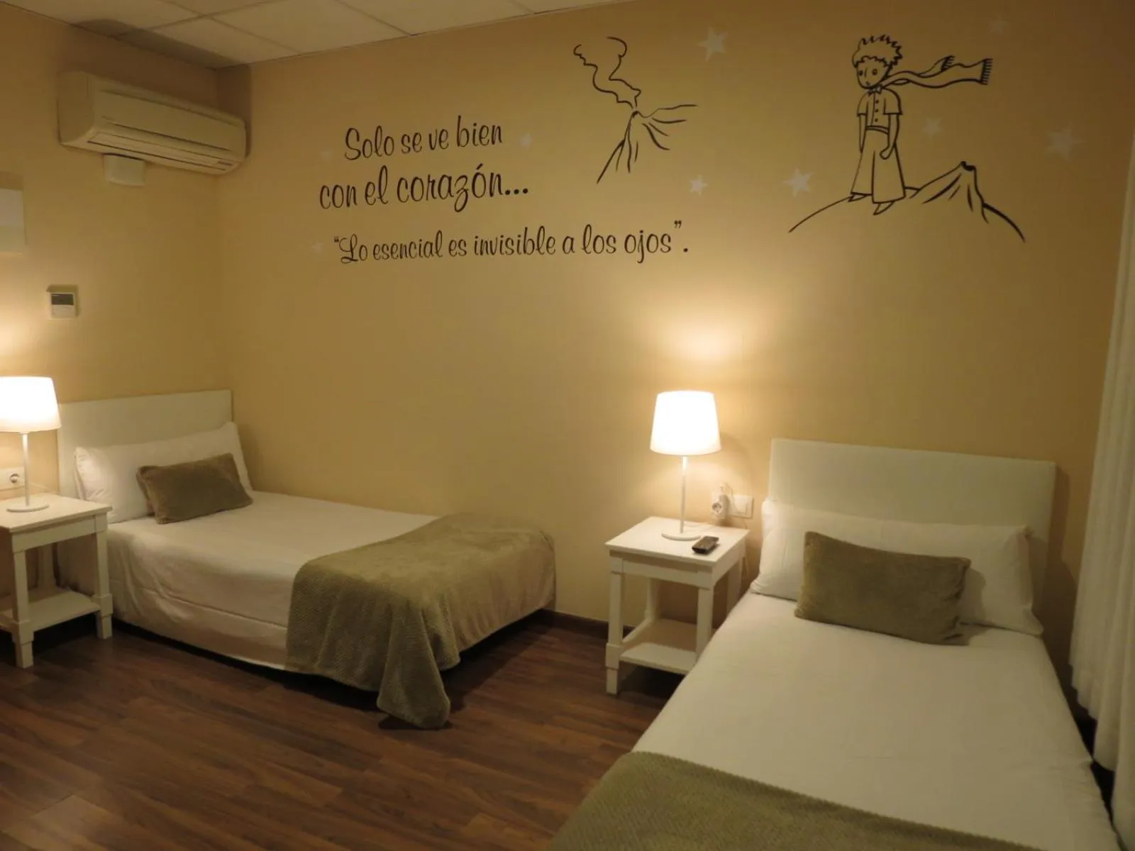 Bed in Hostal Petit Príncep