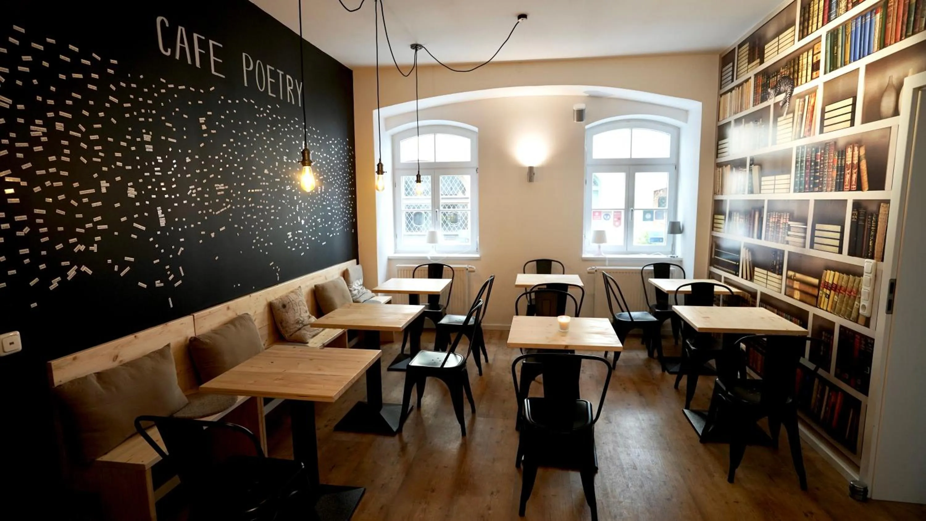 Lounge or bar in Old Kings Design Hostel